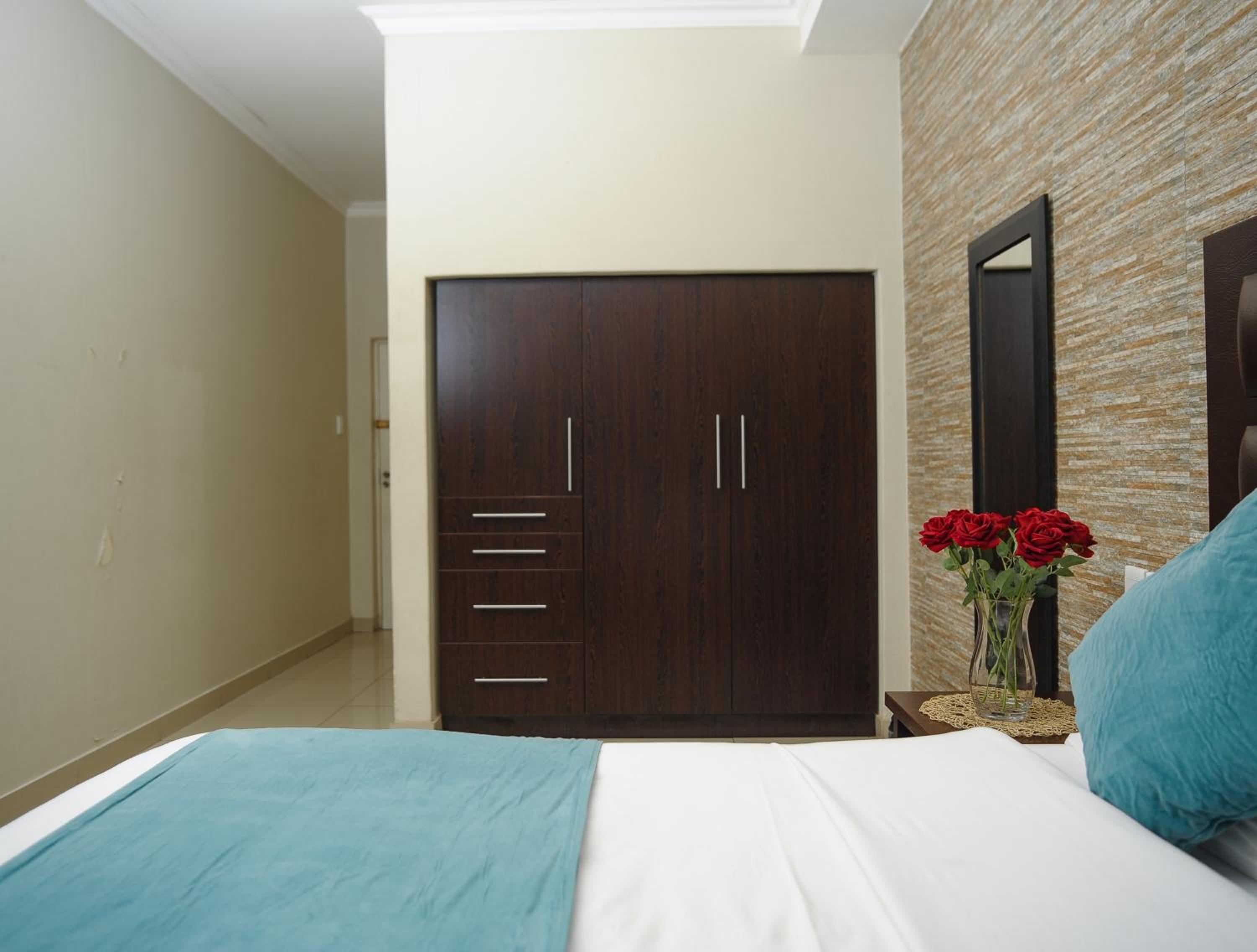 Self-Catering Room - Photo 13