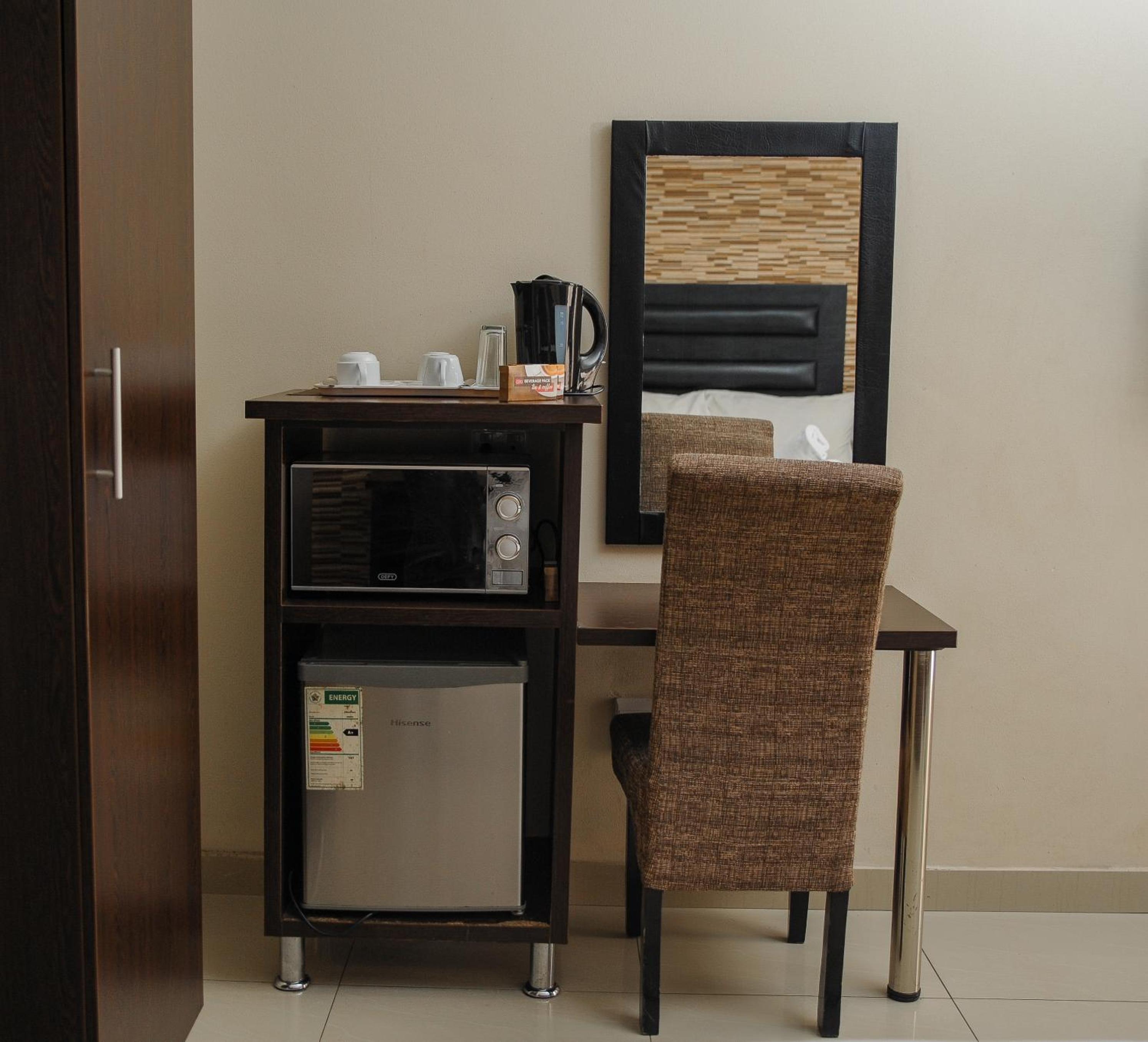 Family Room - Photo 16