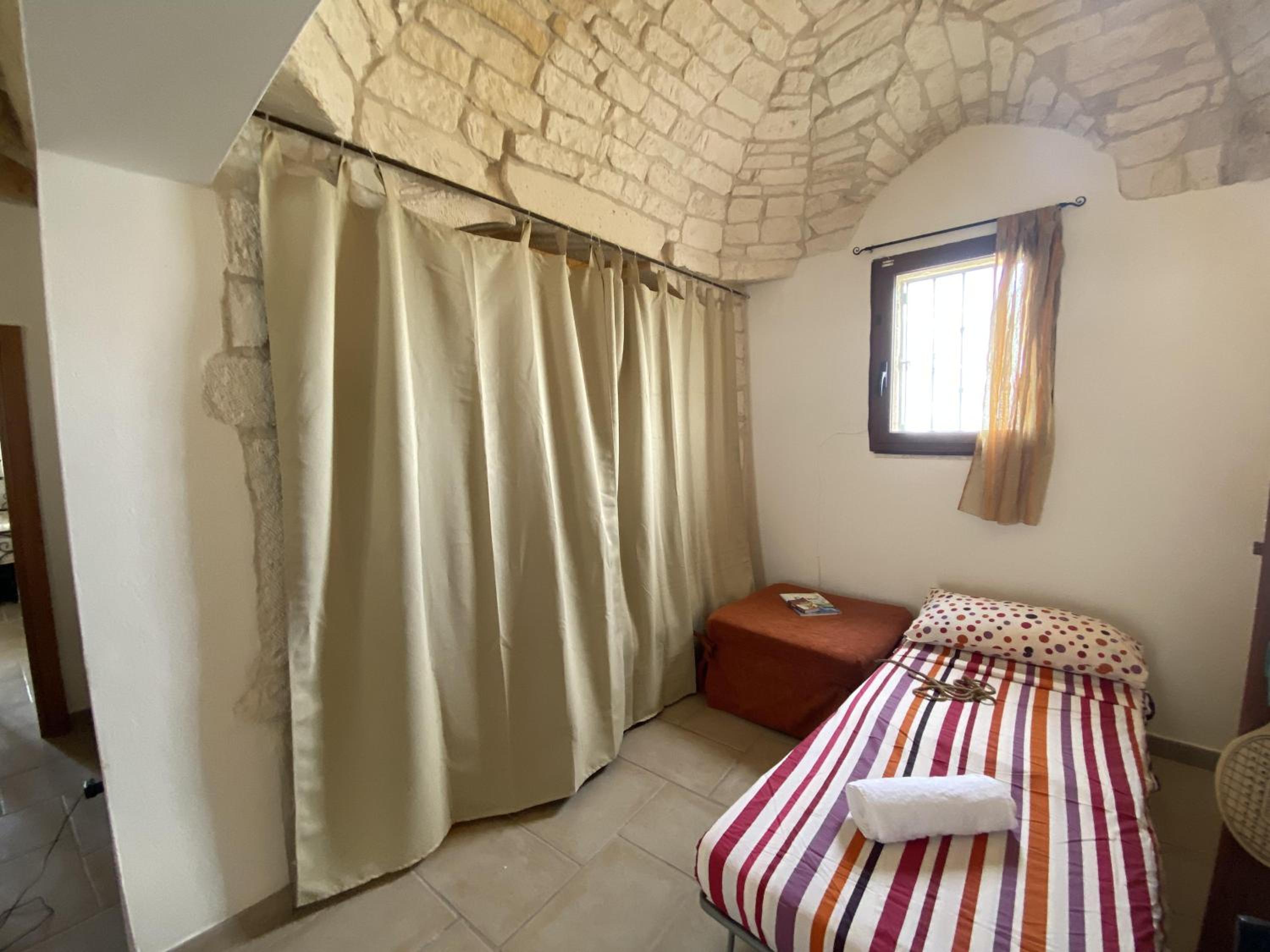 Deluxe One-Bedroom Apartment with City View photo 1