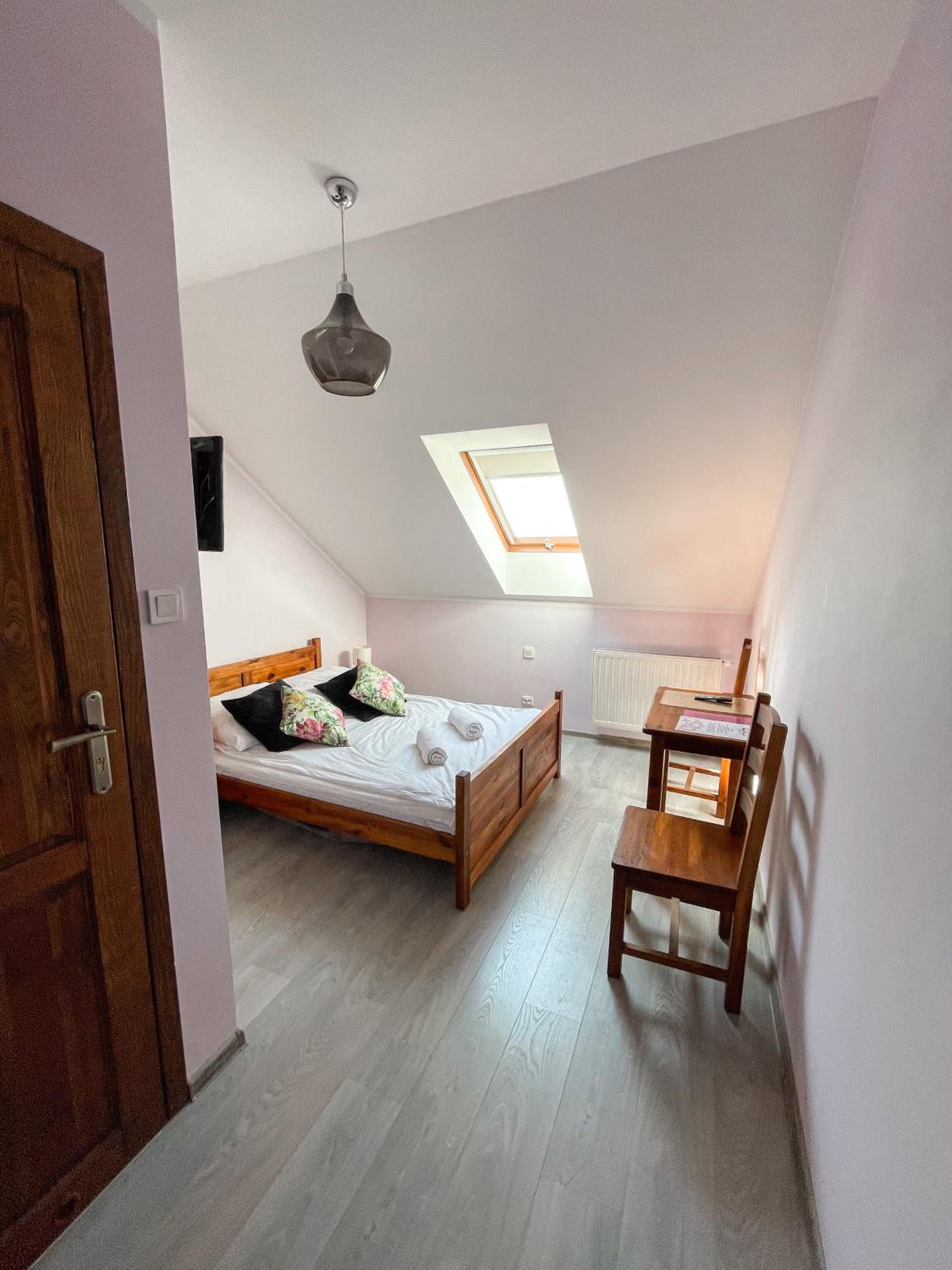 Standard Double Room - Photo 6