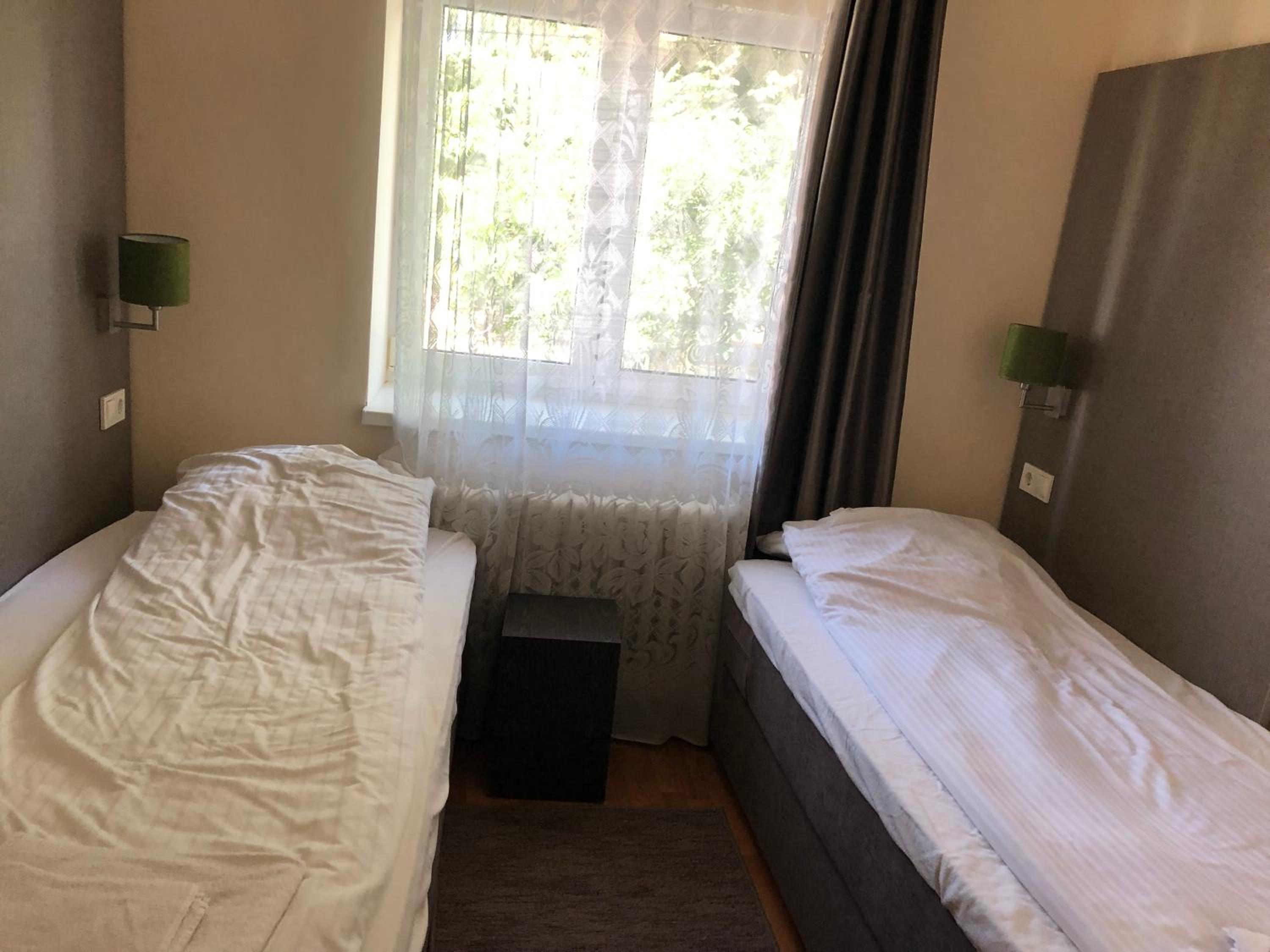 Small Twin Room photo 2