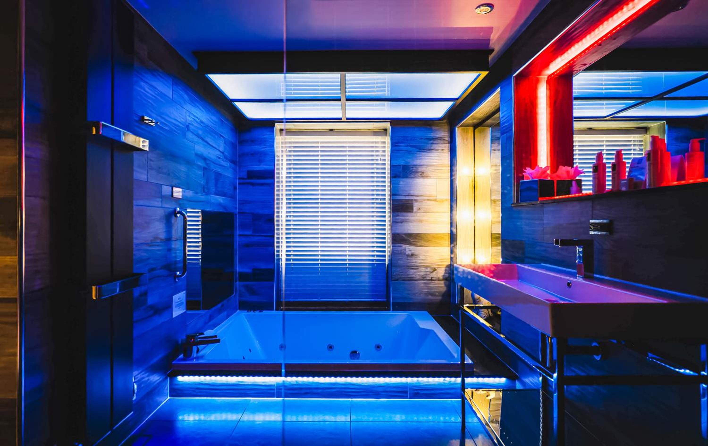 Suite with Spa Bath photo 3