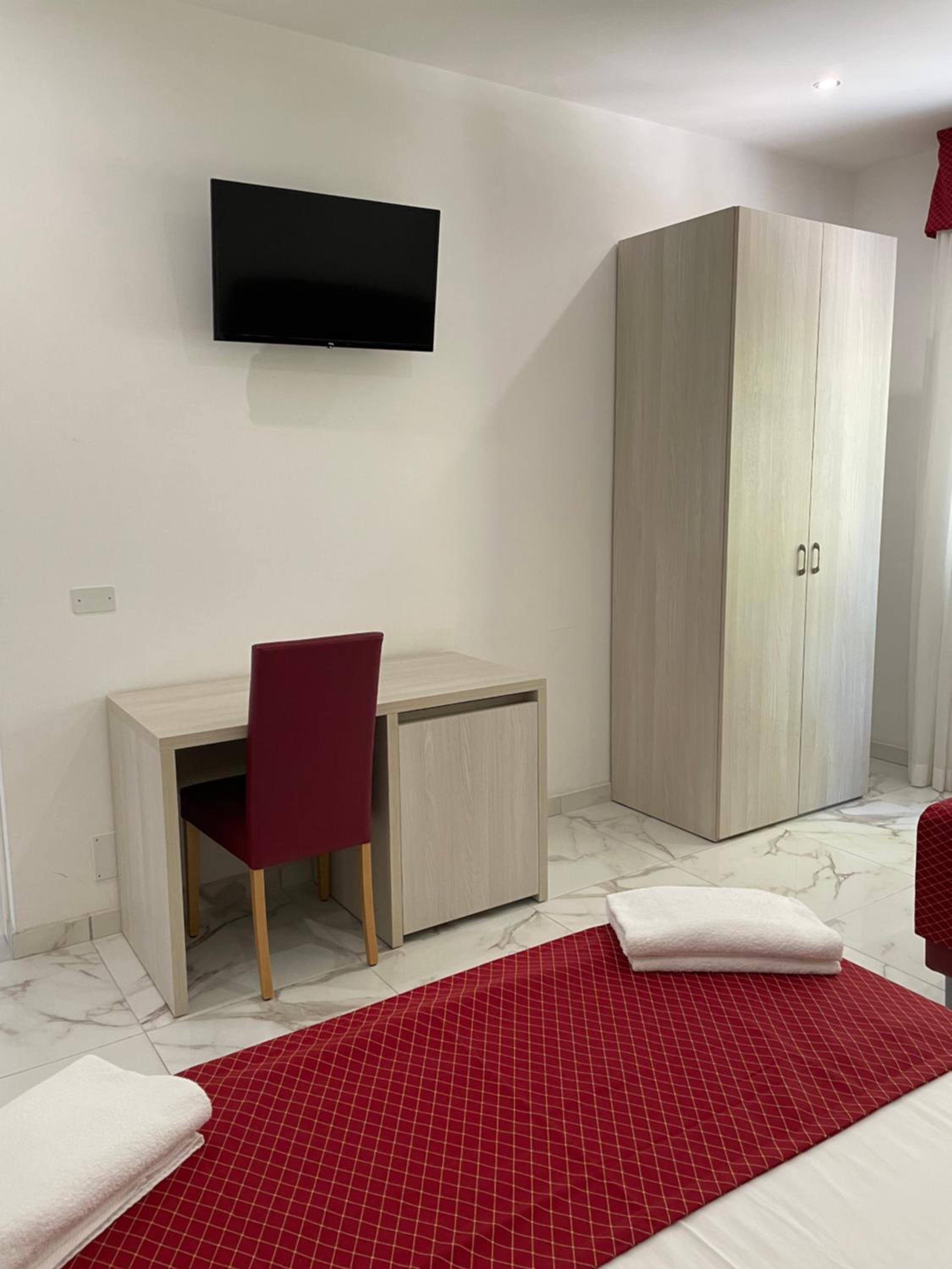 Quadruple Room - Photo 1