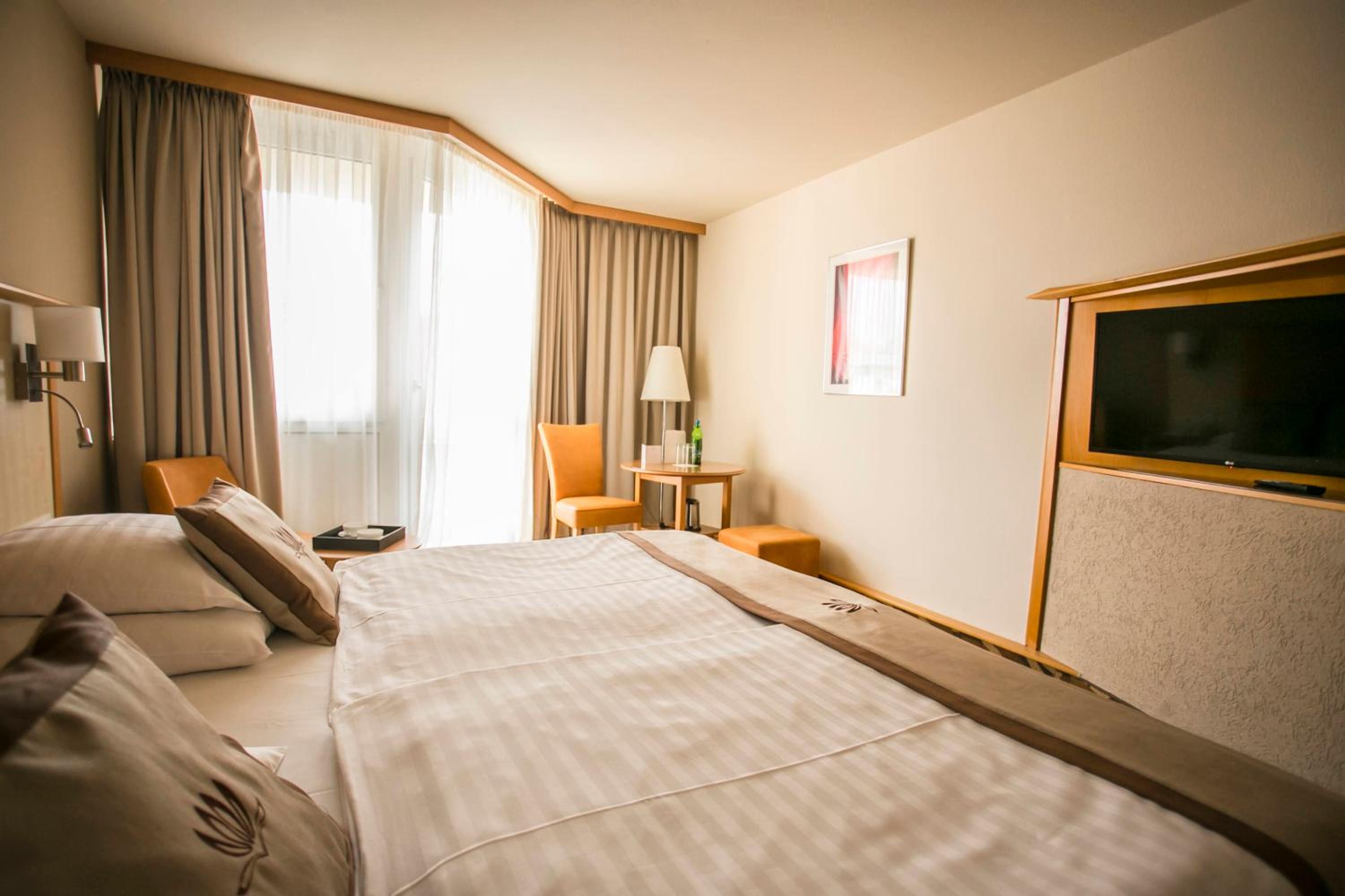 Standard Double Room - Photo 5