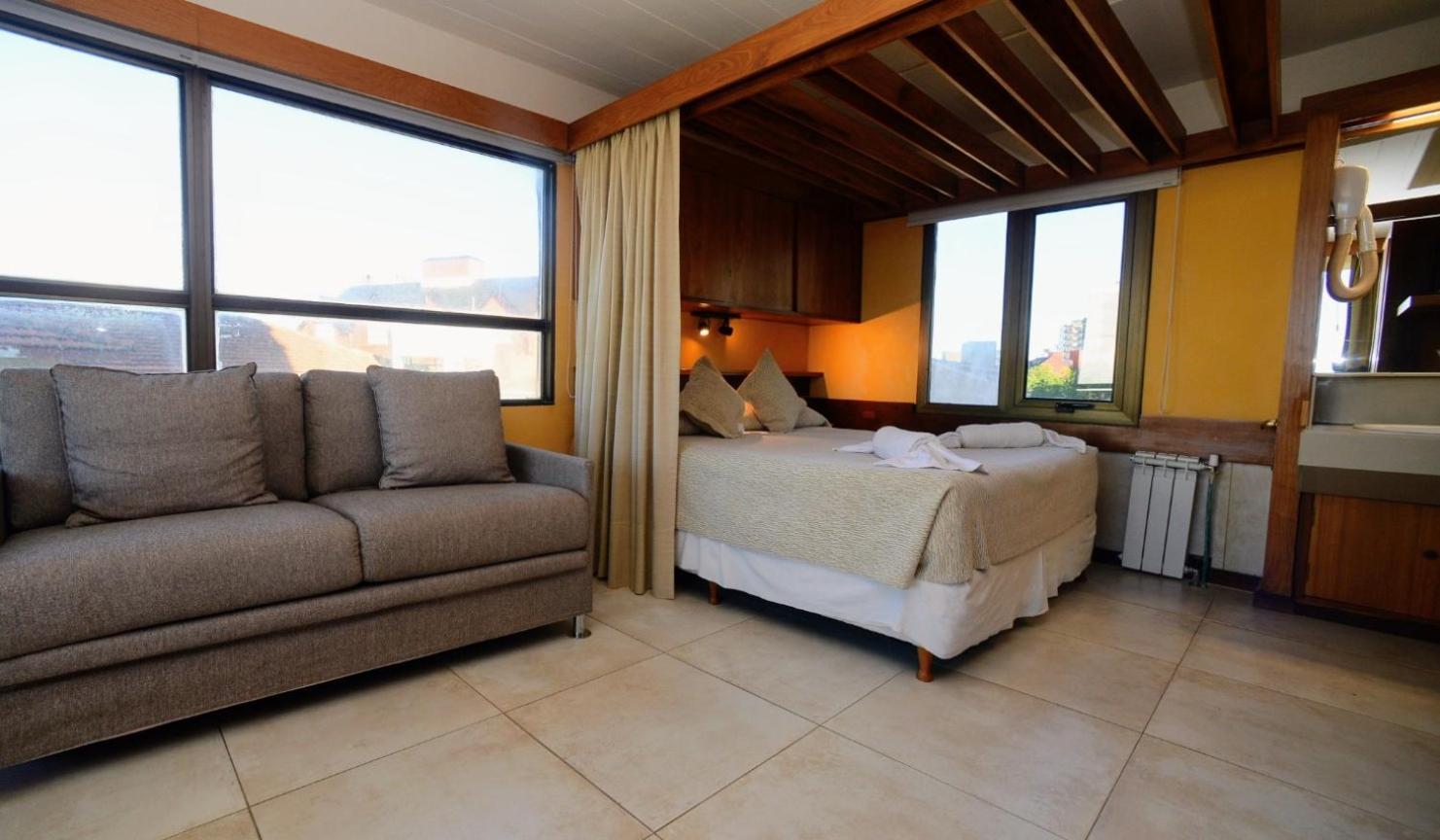 Standard Room (3 Adults), photo 7