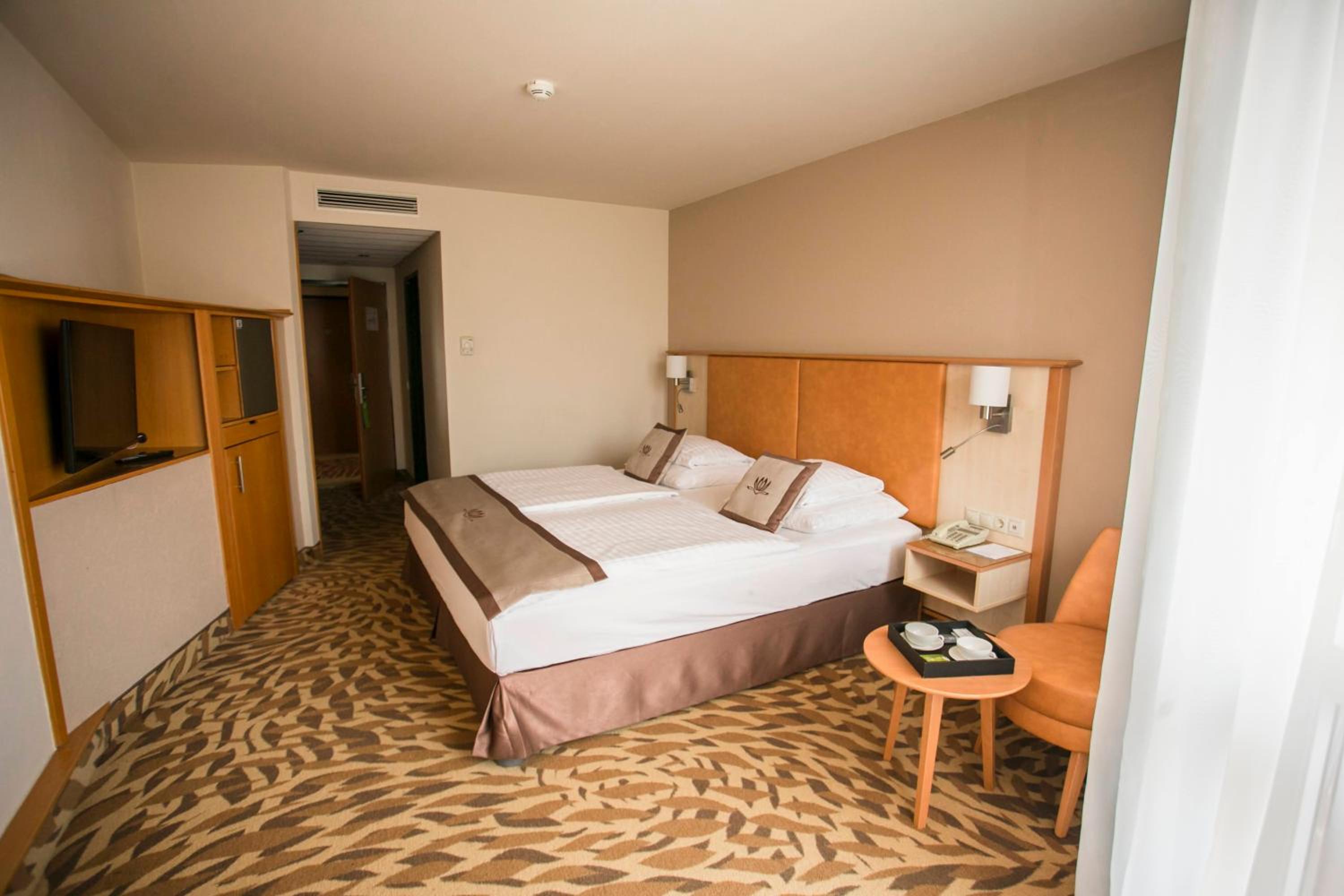 Standard Double Room - Photo 6
