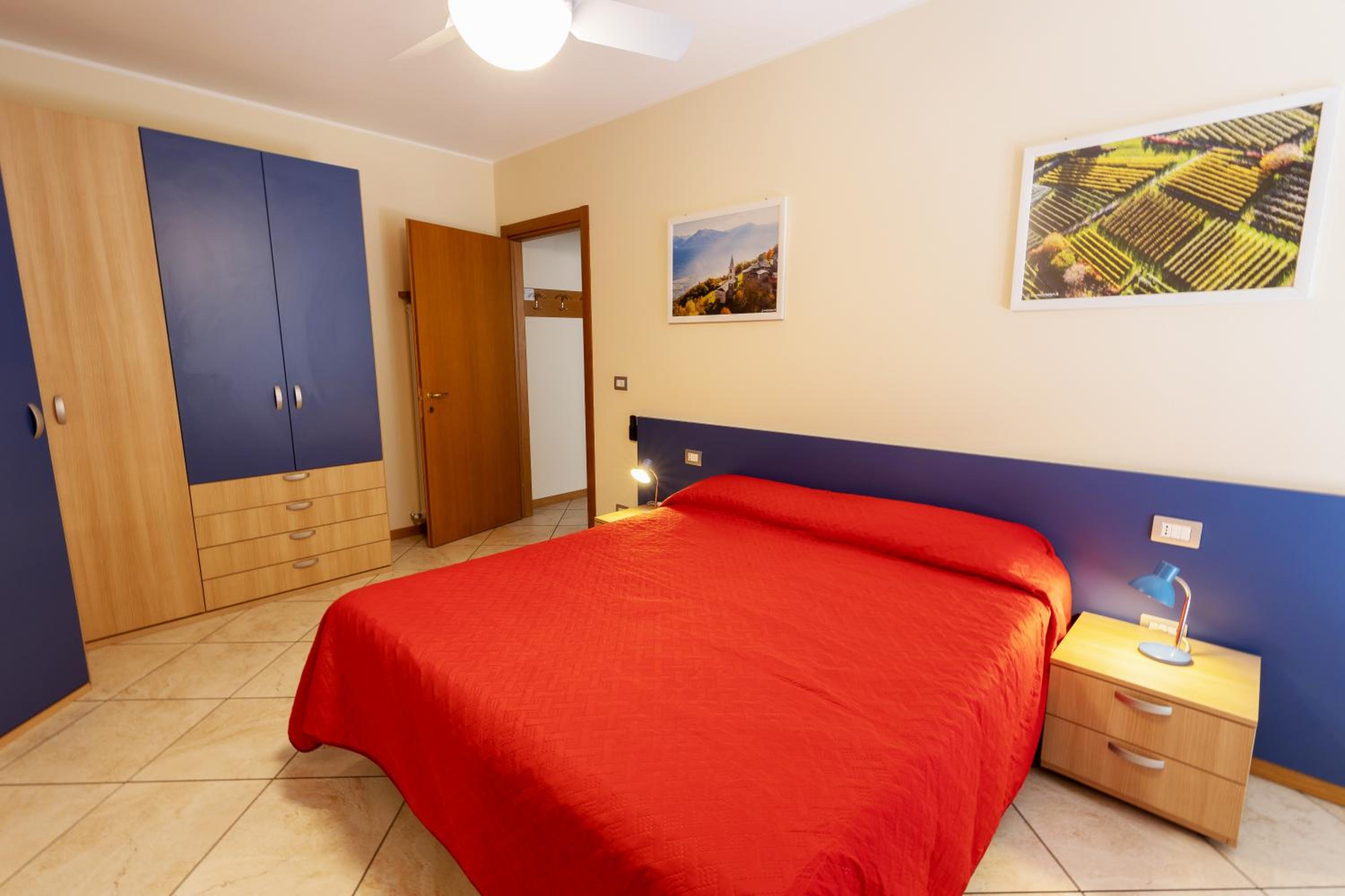 One-Bedroom Apartment - Photo 11