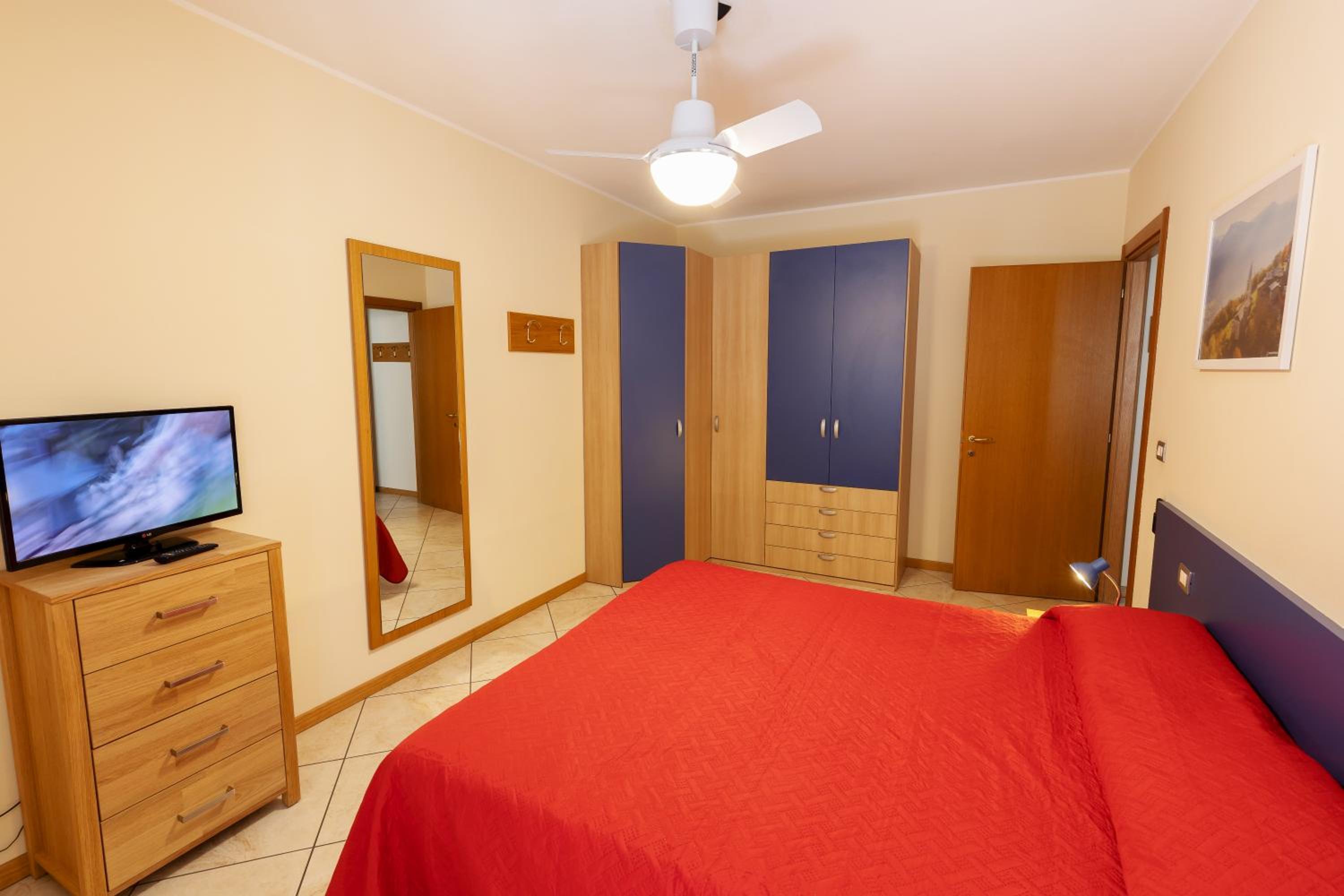 One-Bedroom Apartment - Photo 14