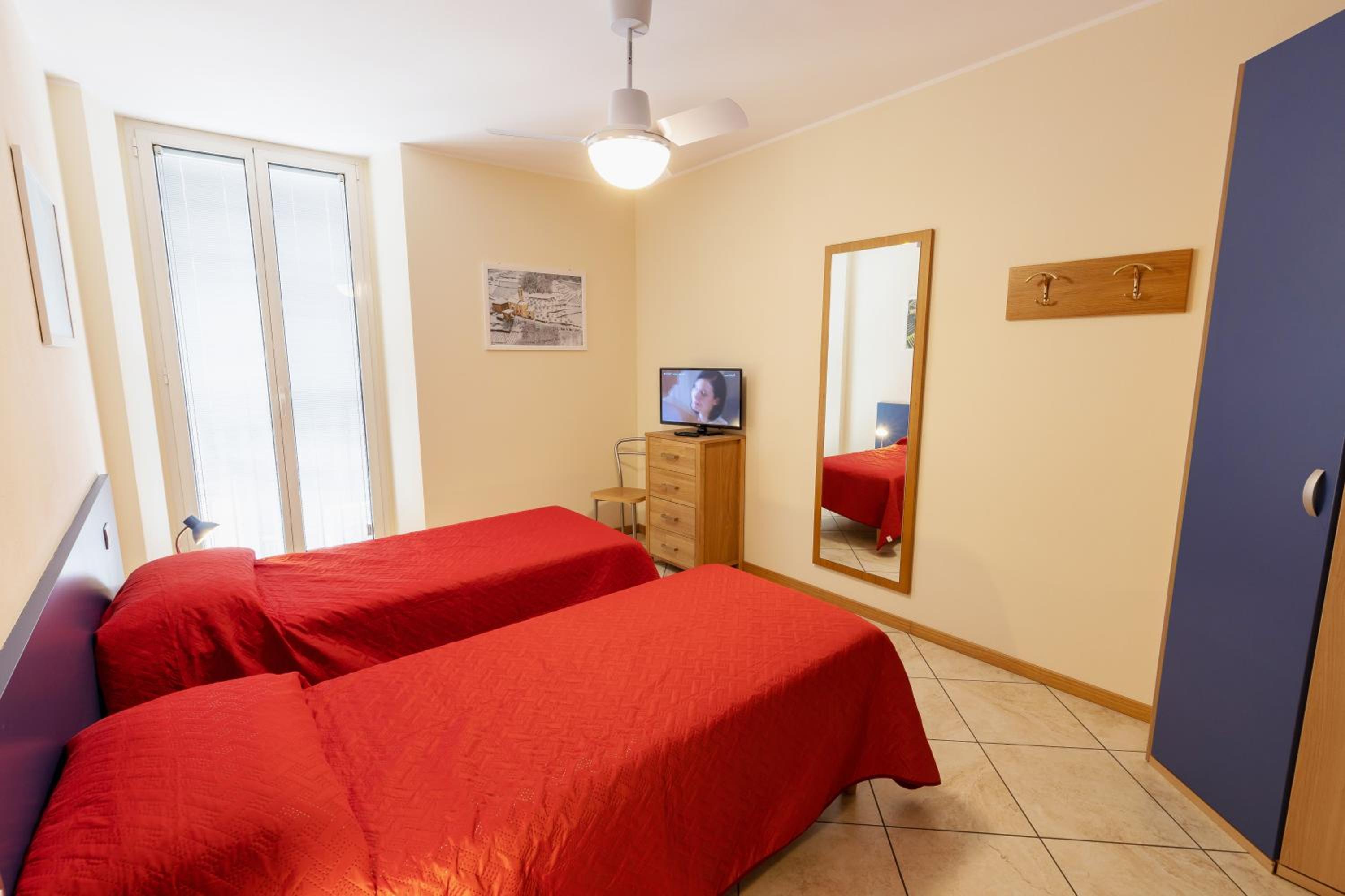 One-Bedroom Apartment - Photo 15