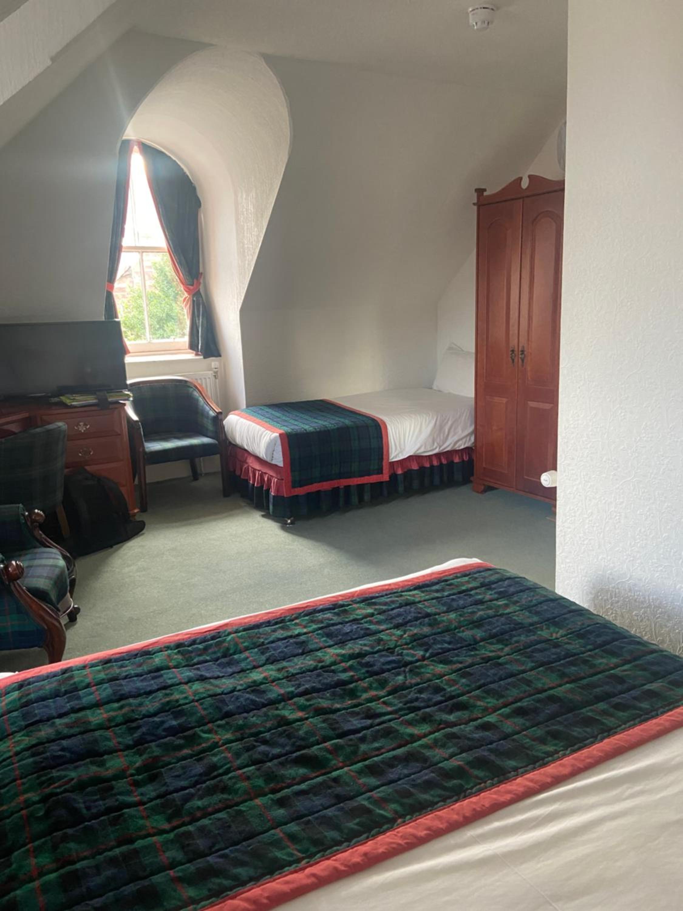 Standard Twin Room - Photo 4