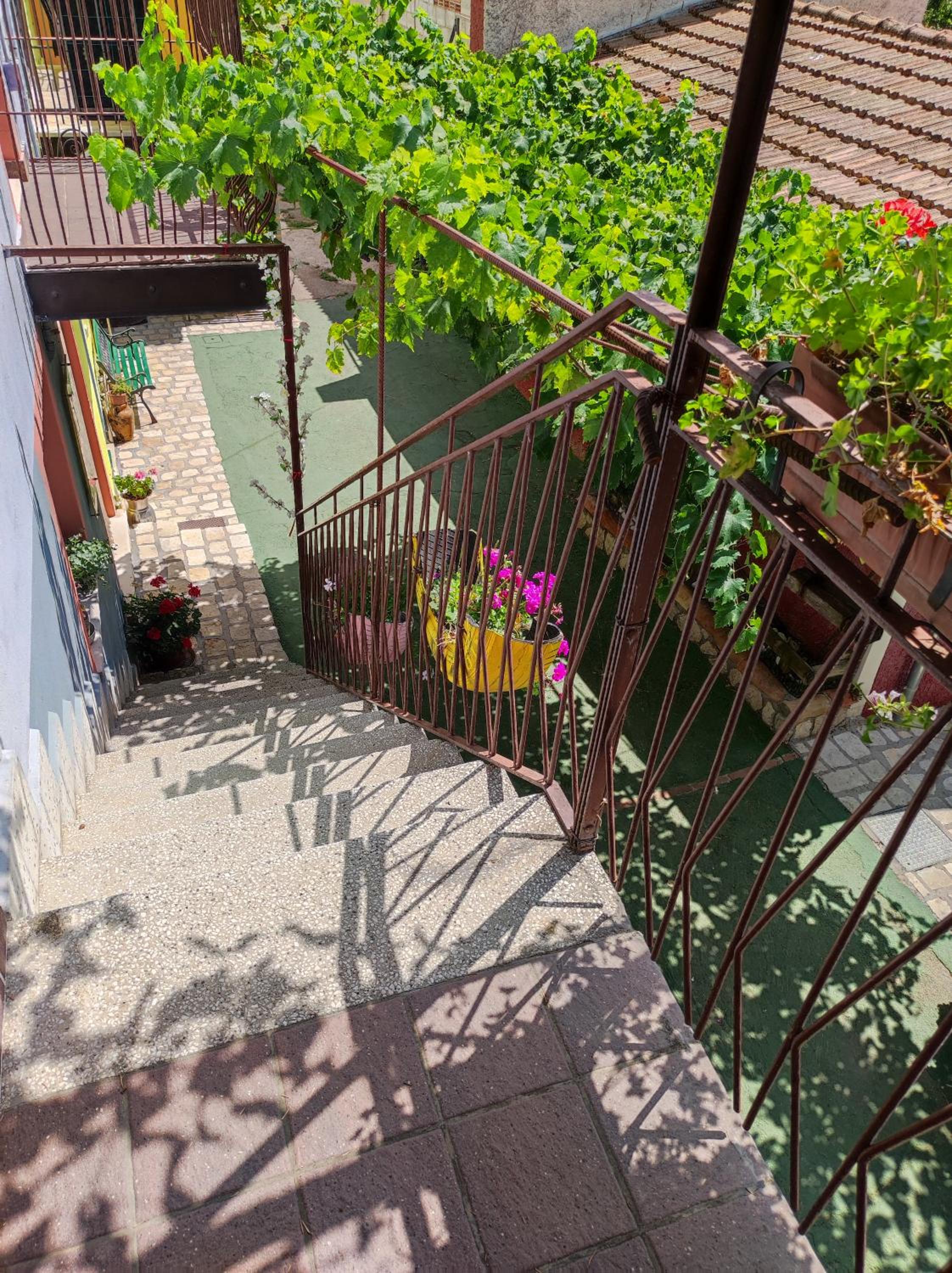 Double Room - Photo 16
