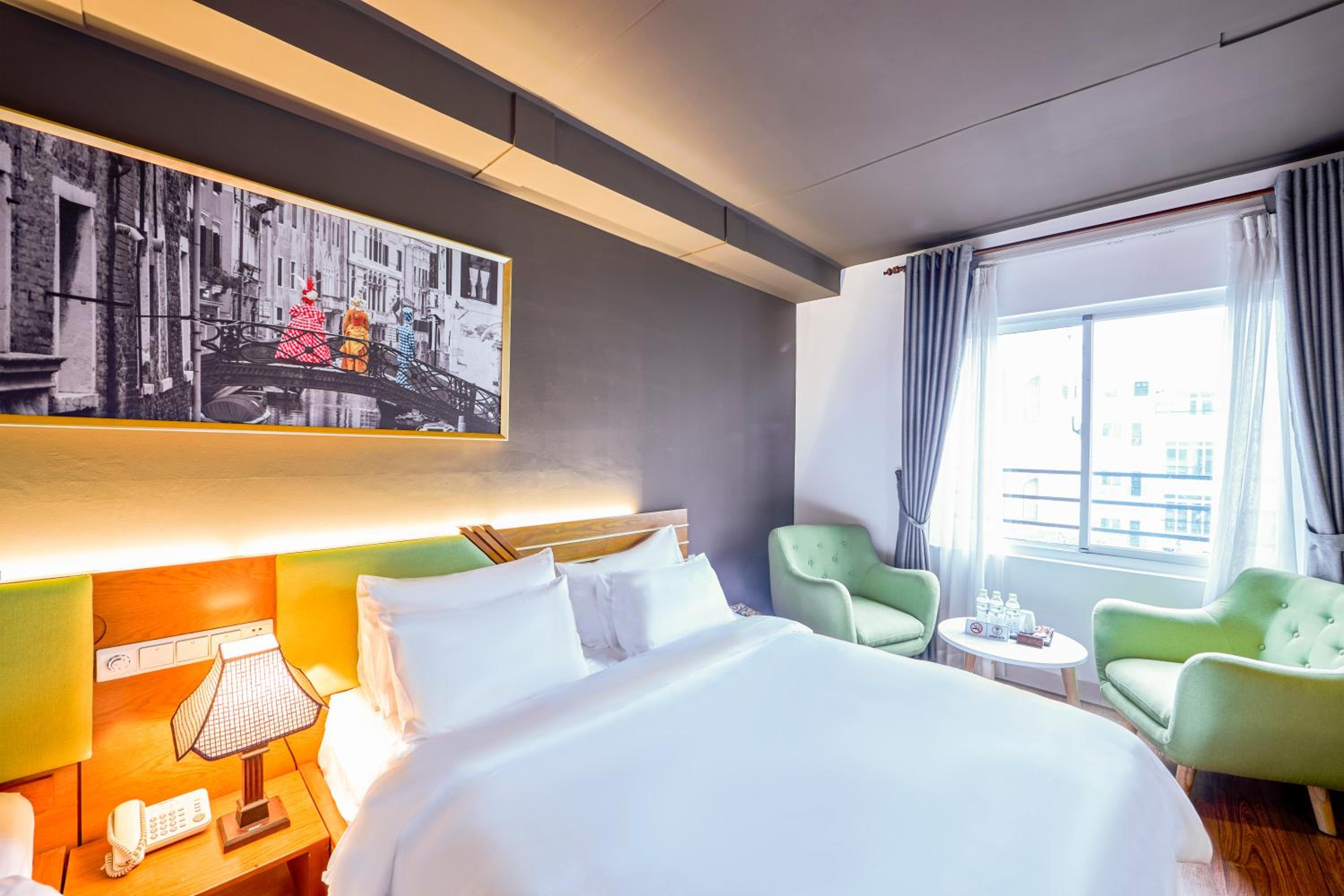 Suite With City View With Complimentary Daily Snack photo 3