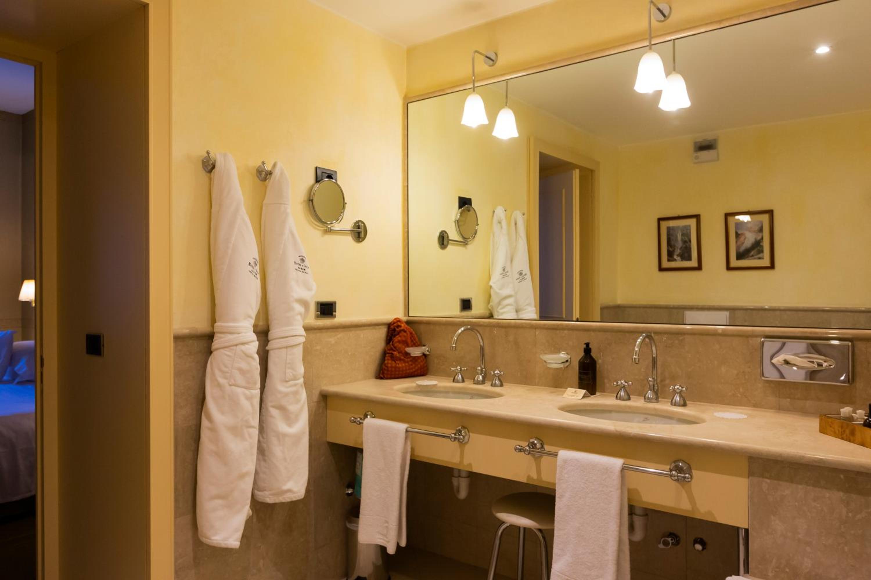 Suite - Photo 4