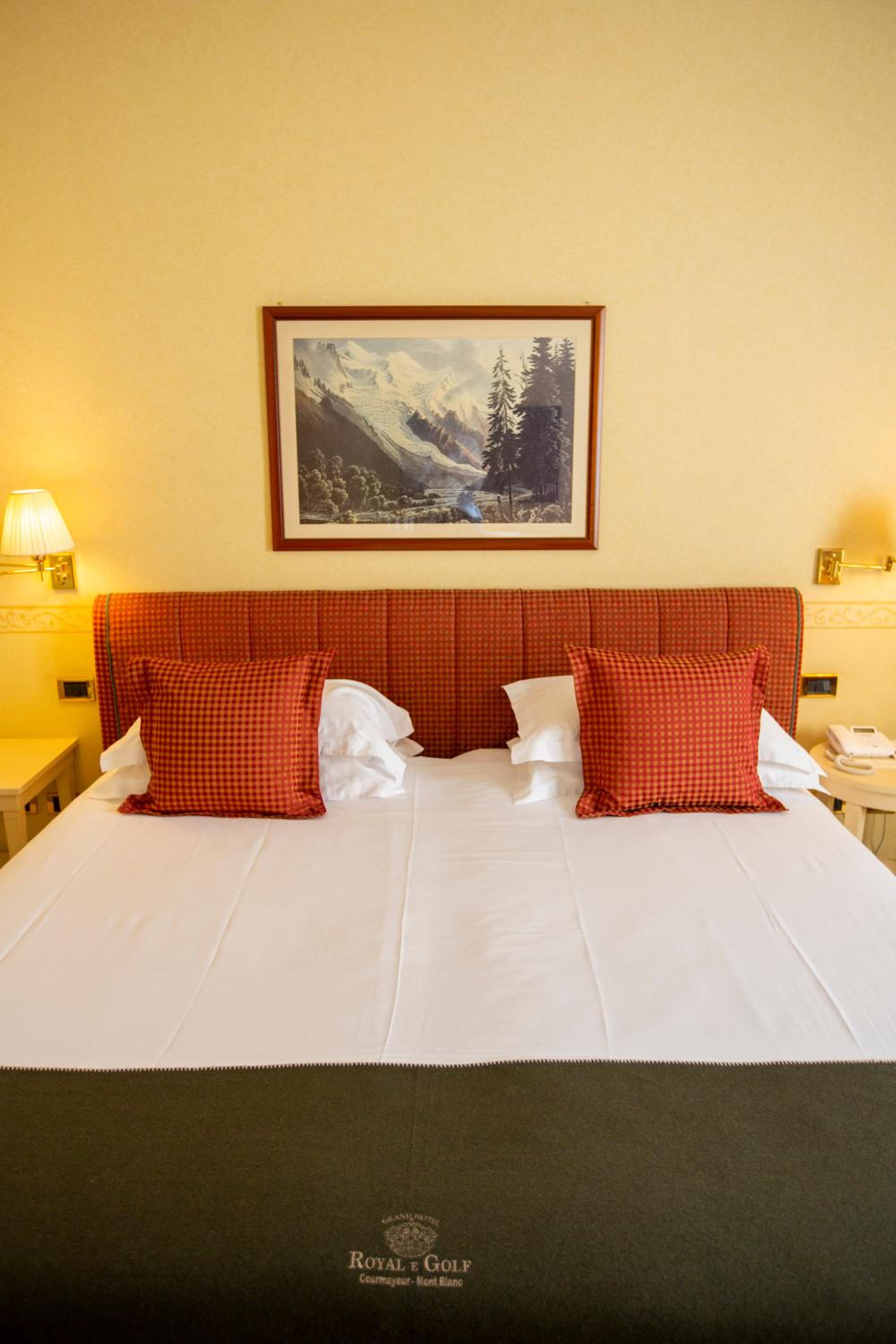 Deluxe Double or Twin Room with Mountain View - Photo 1