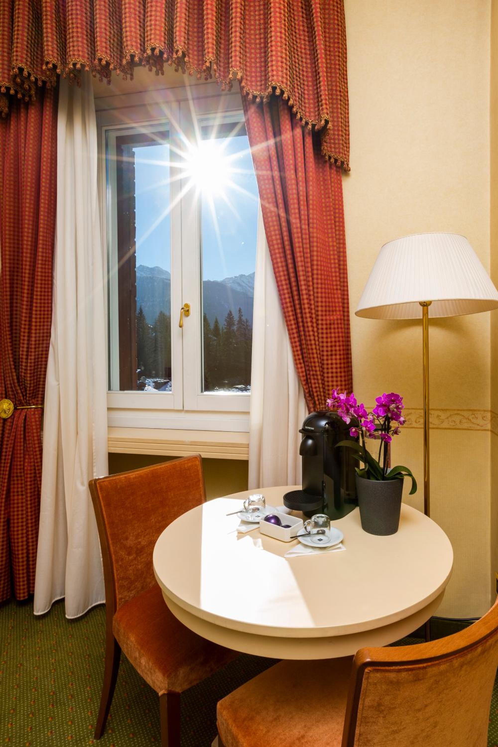 Deluxe Double or Twin Room with Mountain View - Photo 8