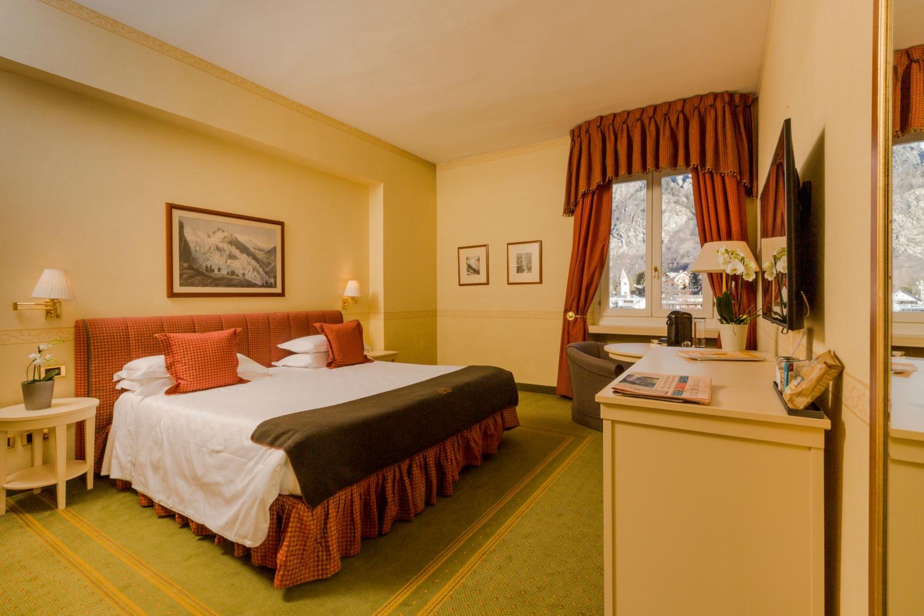 Deluxe Double or Twin Room with Mountain View - Photo 5