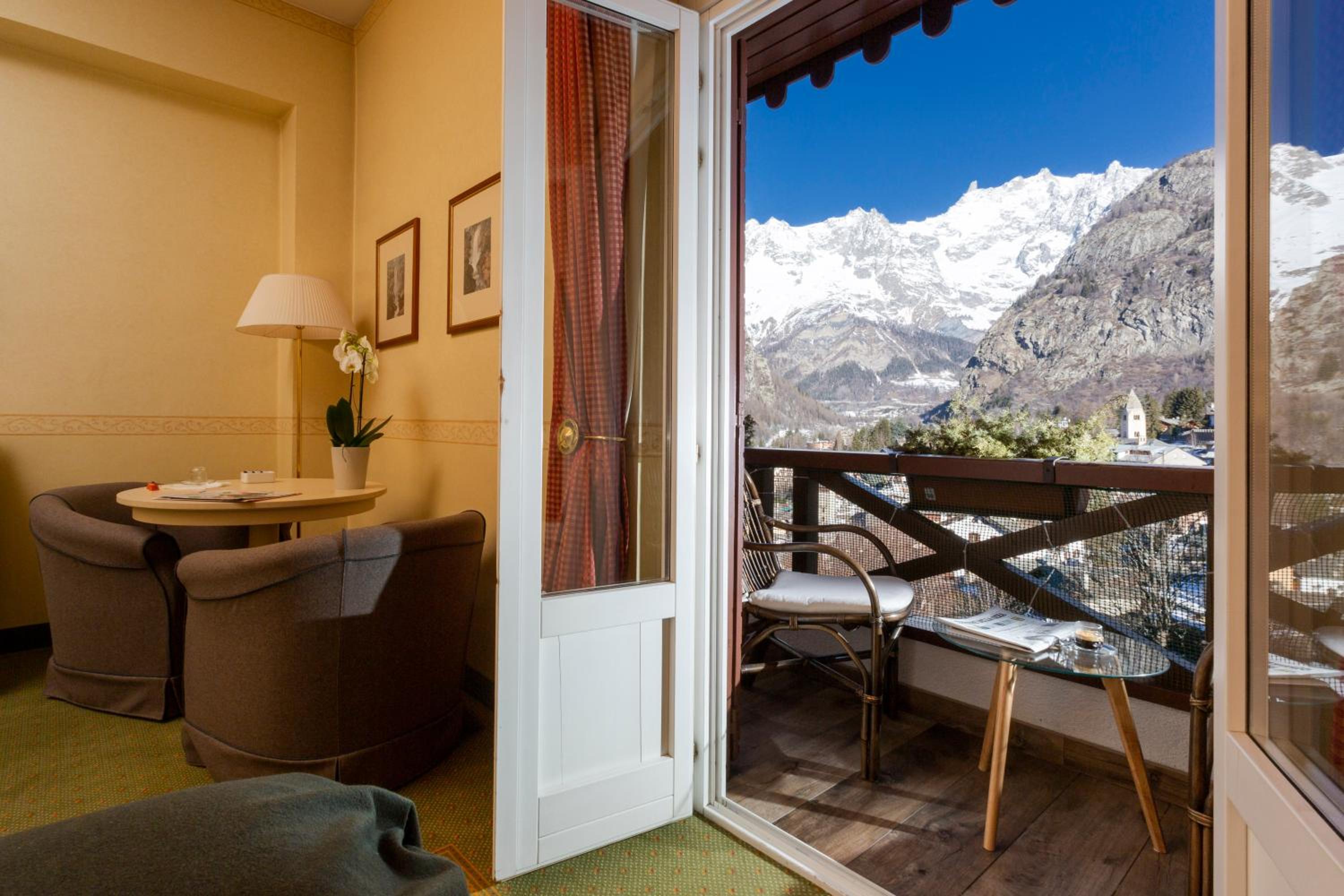 King Room with Mountain View - Photo 4