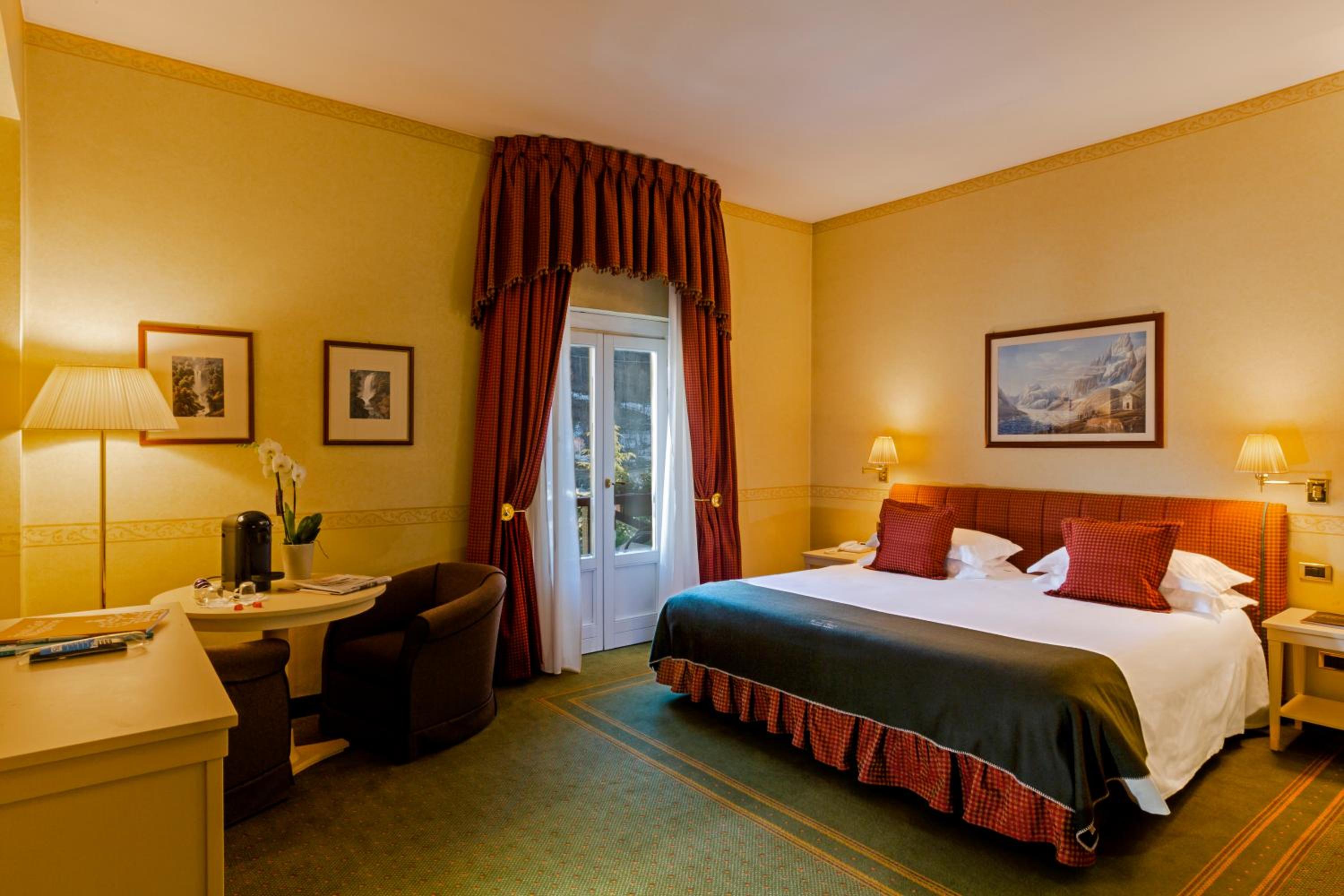 King Room with Mountain View - Photo 3