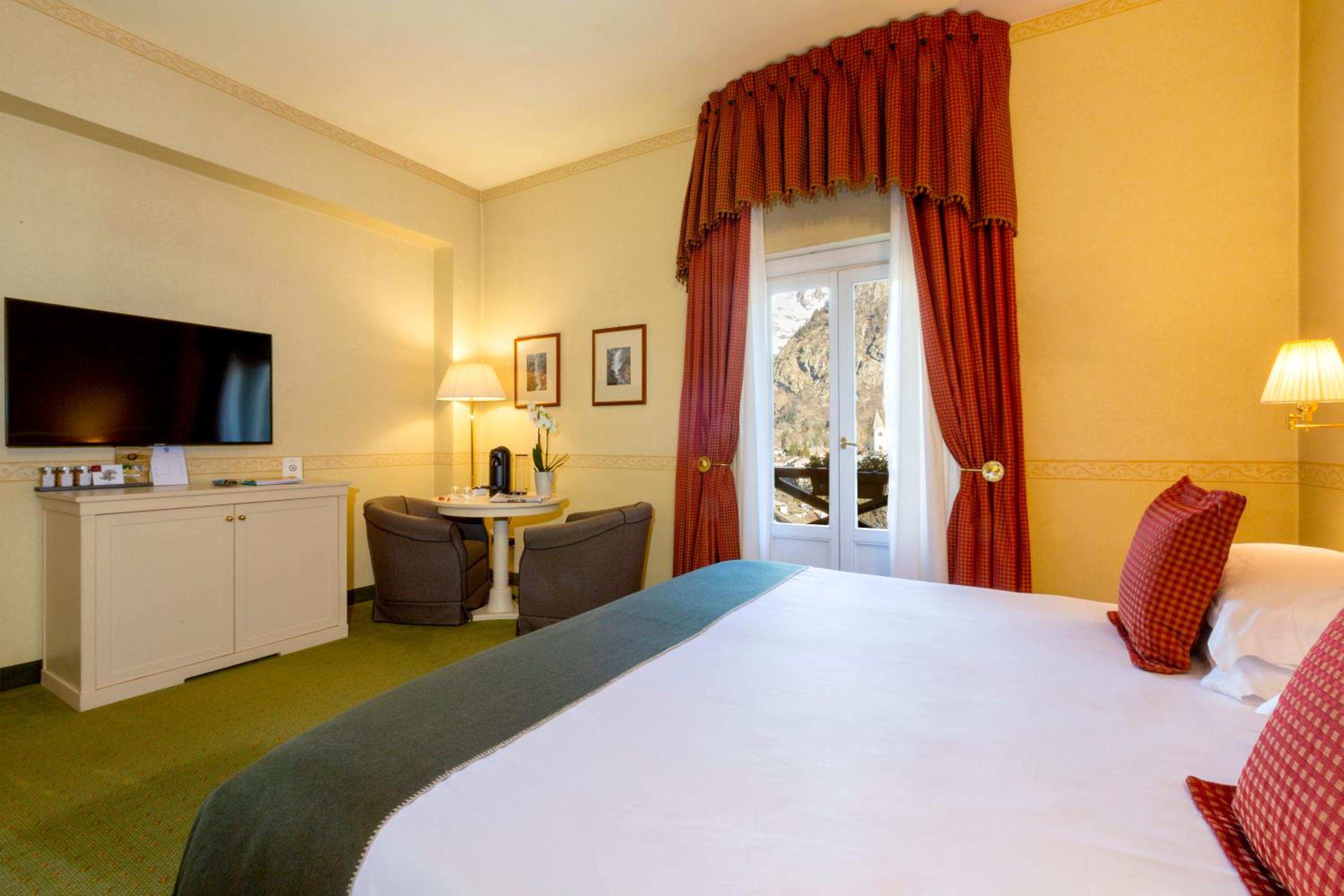 King Room with Mountain View - Photo 1