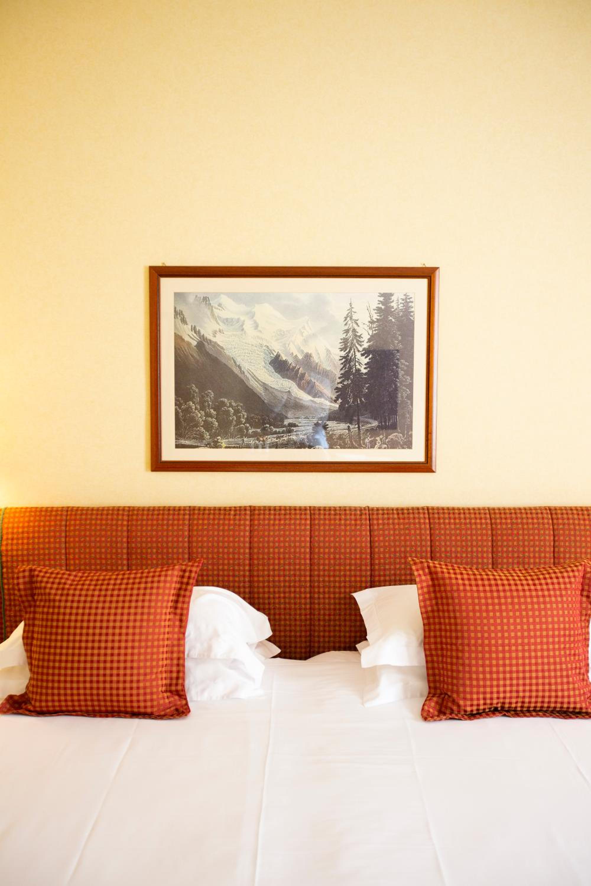 Deluxe Double or Twin Room with Mountain View - Photo 3