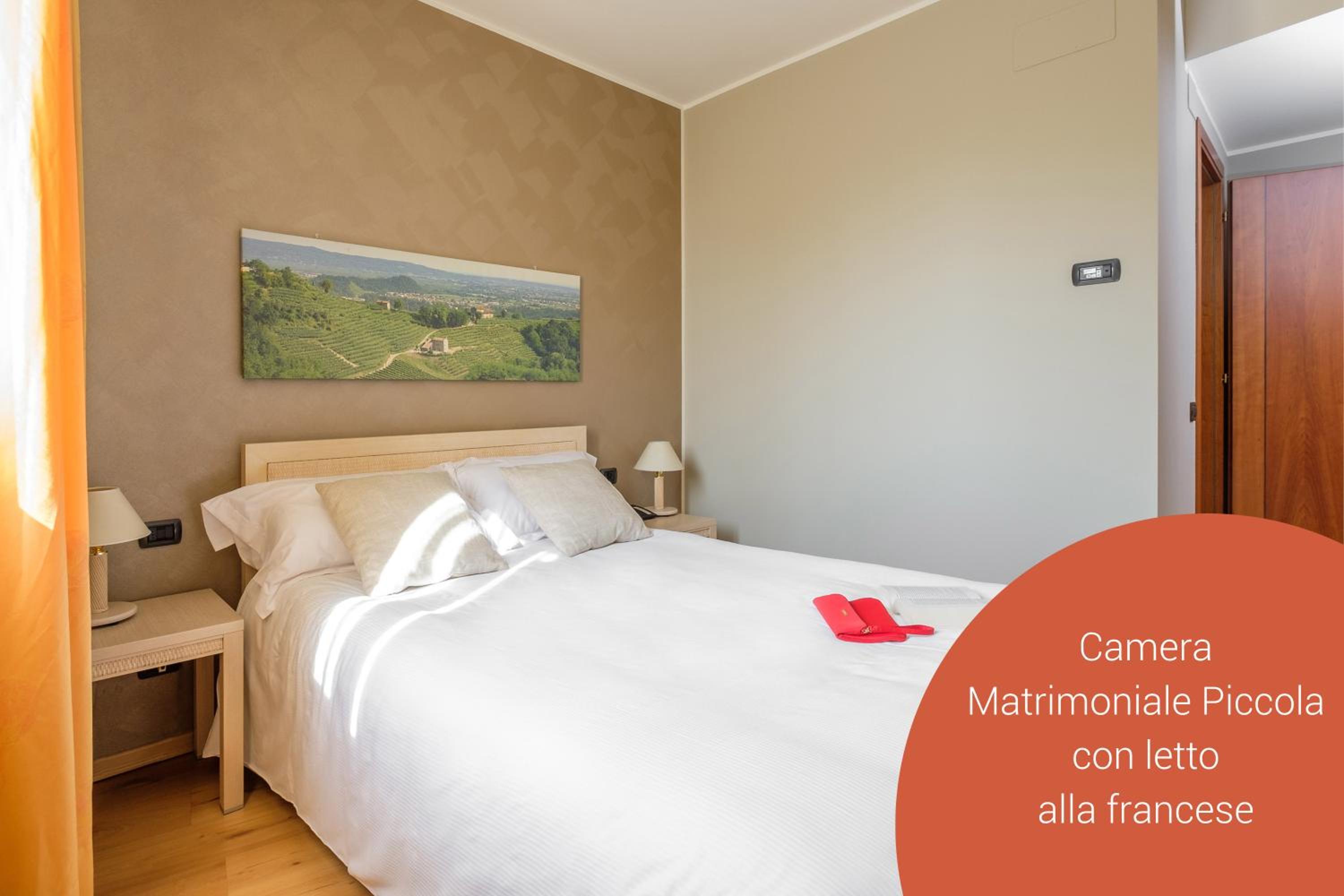 Small Double Room - Photo 1