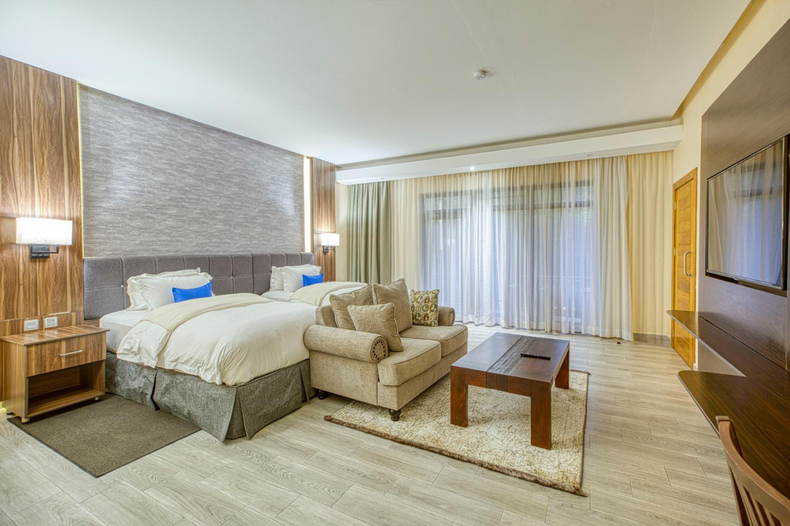 Deluxe Twin Room photo 3