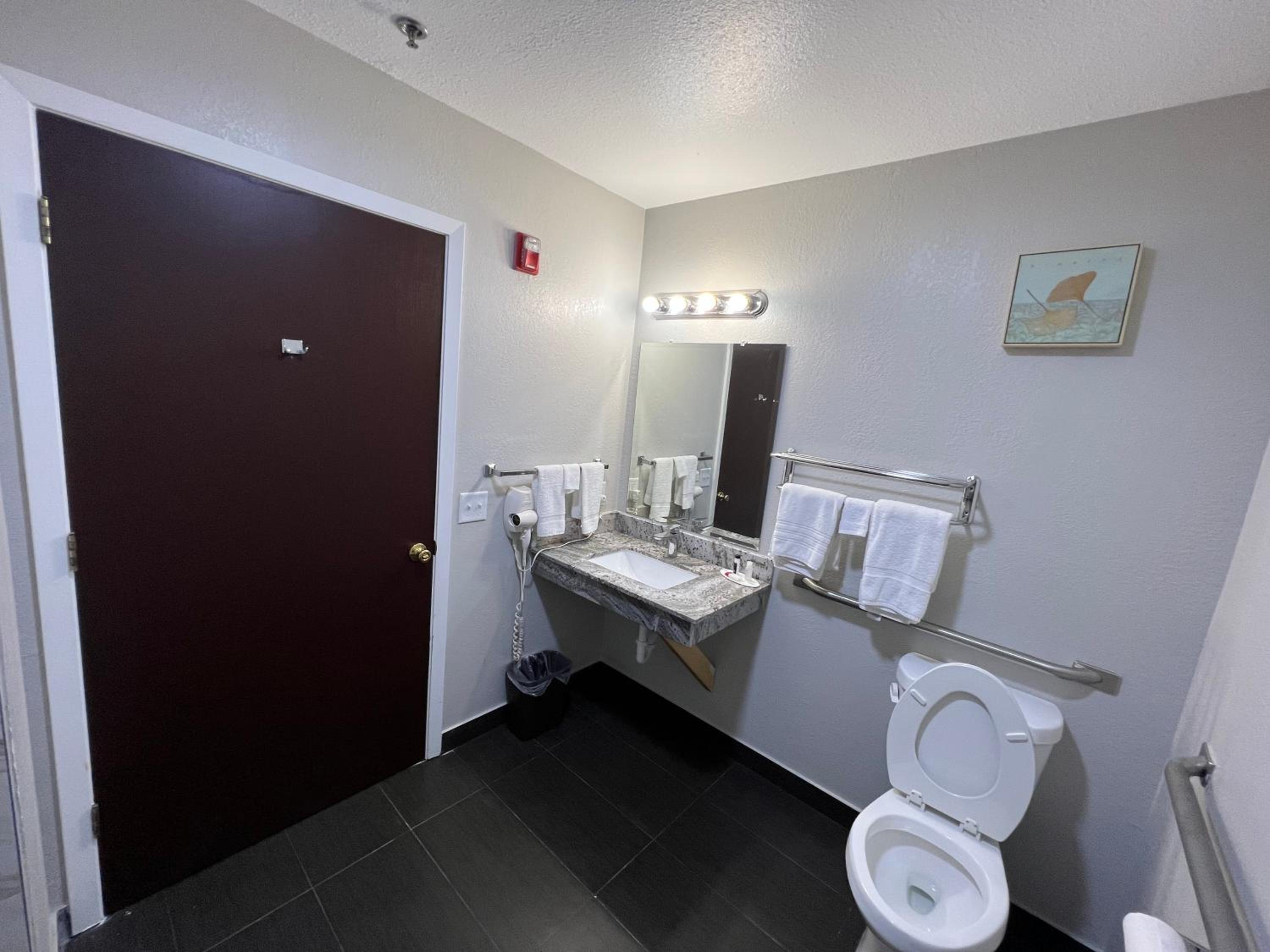 Queen Room - Disability Access/Non-Smoking - Photo 5