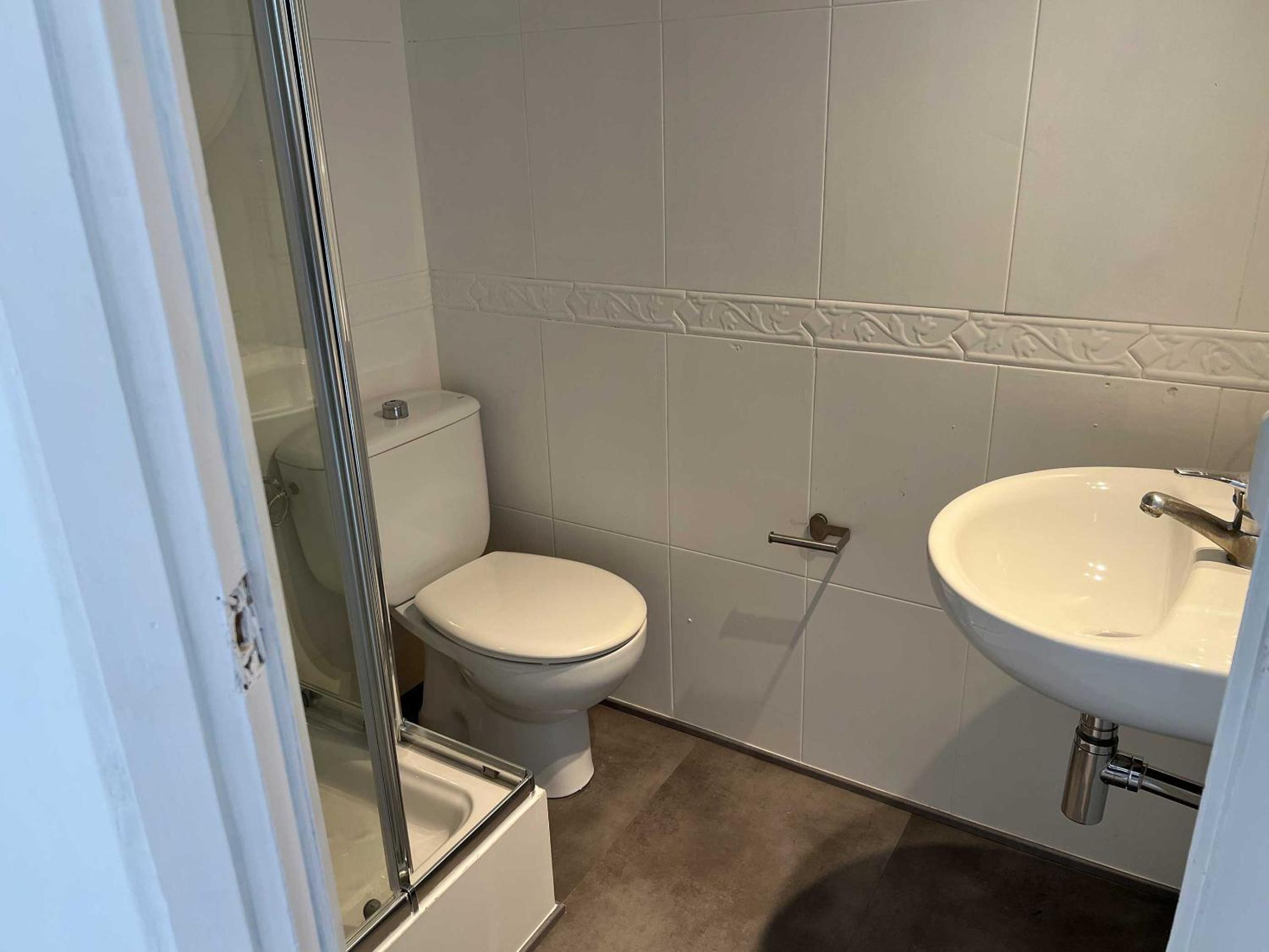 Standard Double Room with Fan photo 3