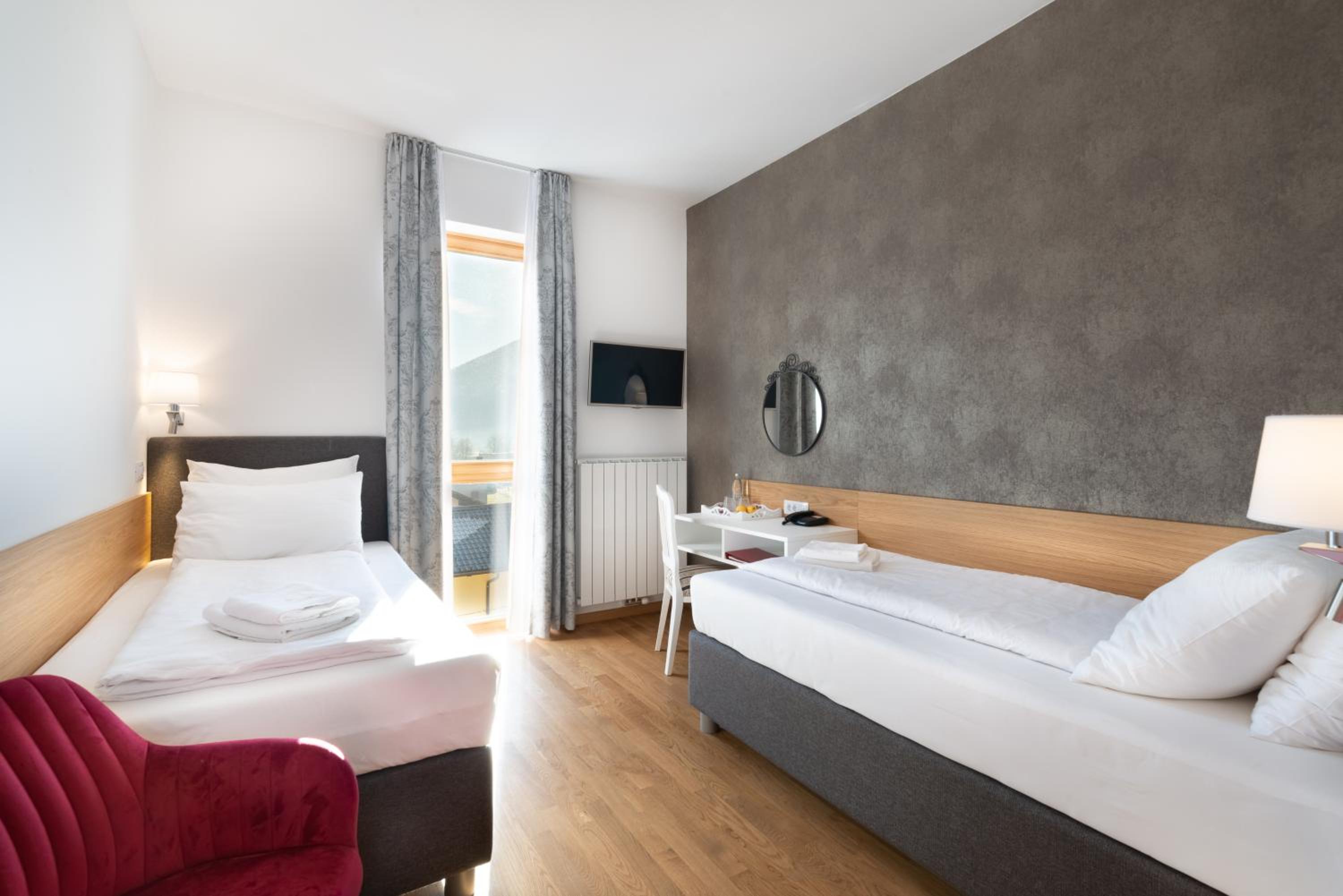 Superior Twin Room photo 2