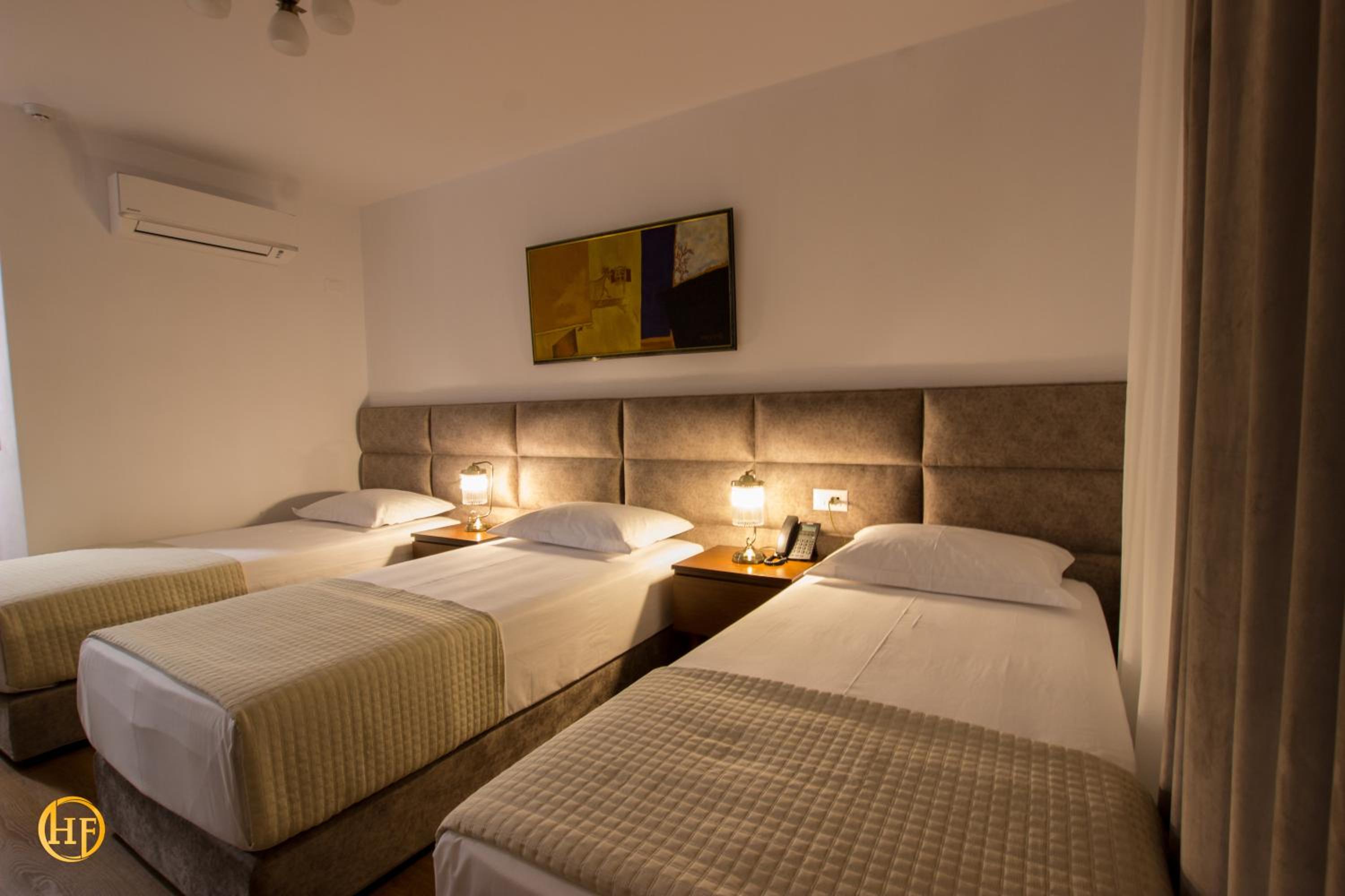 Deluxe Double or Twin Room with Mountain View