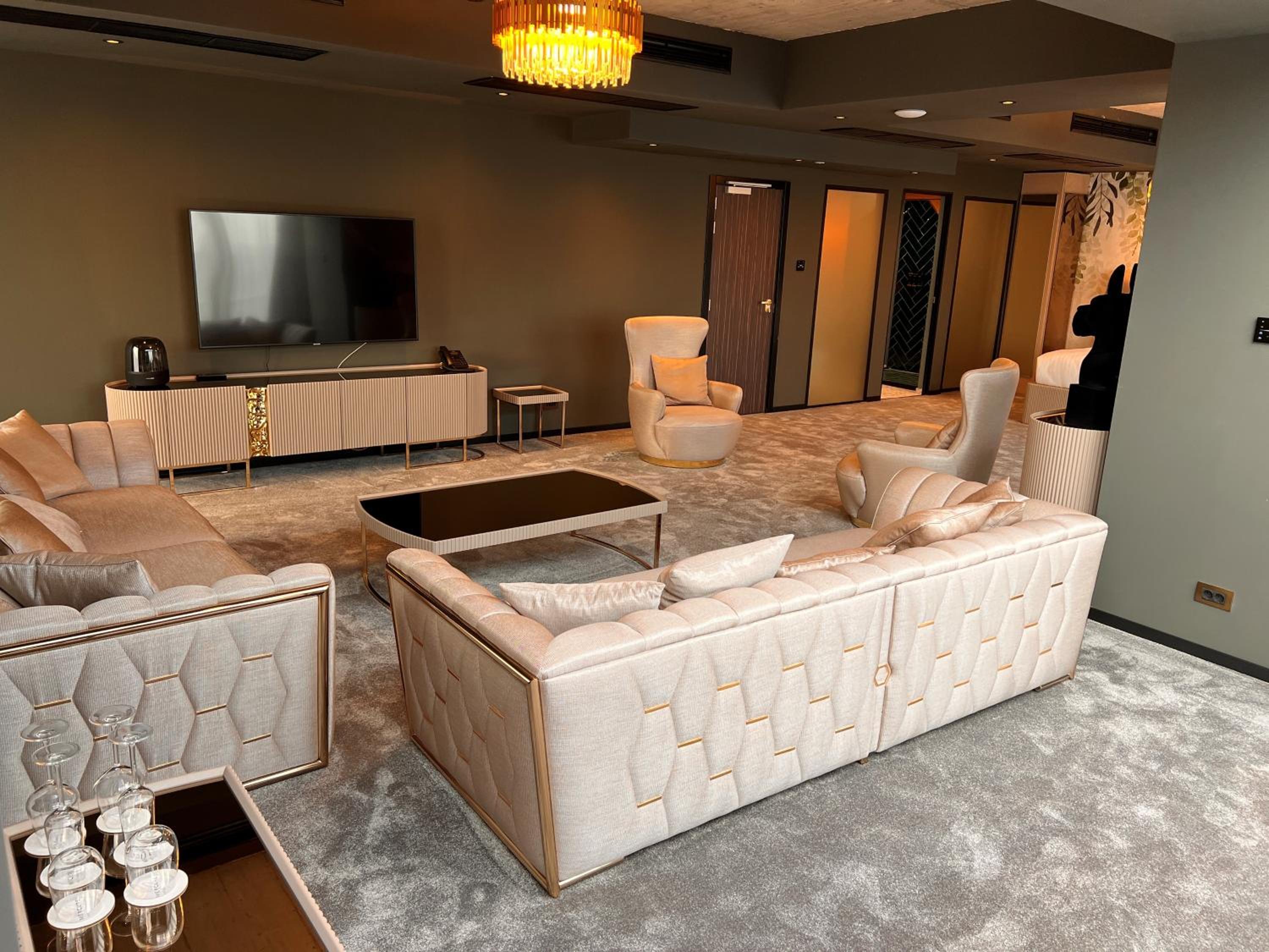 Executive Suite with One Double Bed and Sofa