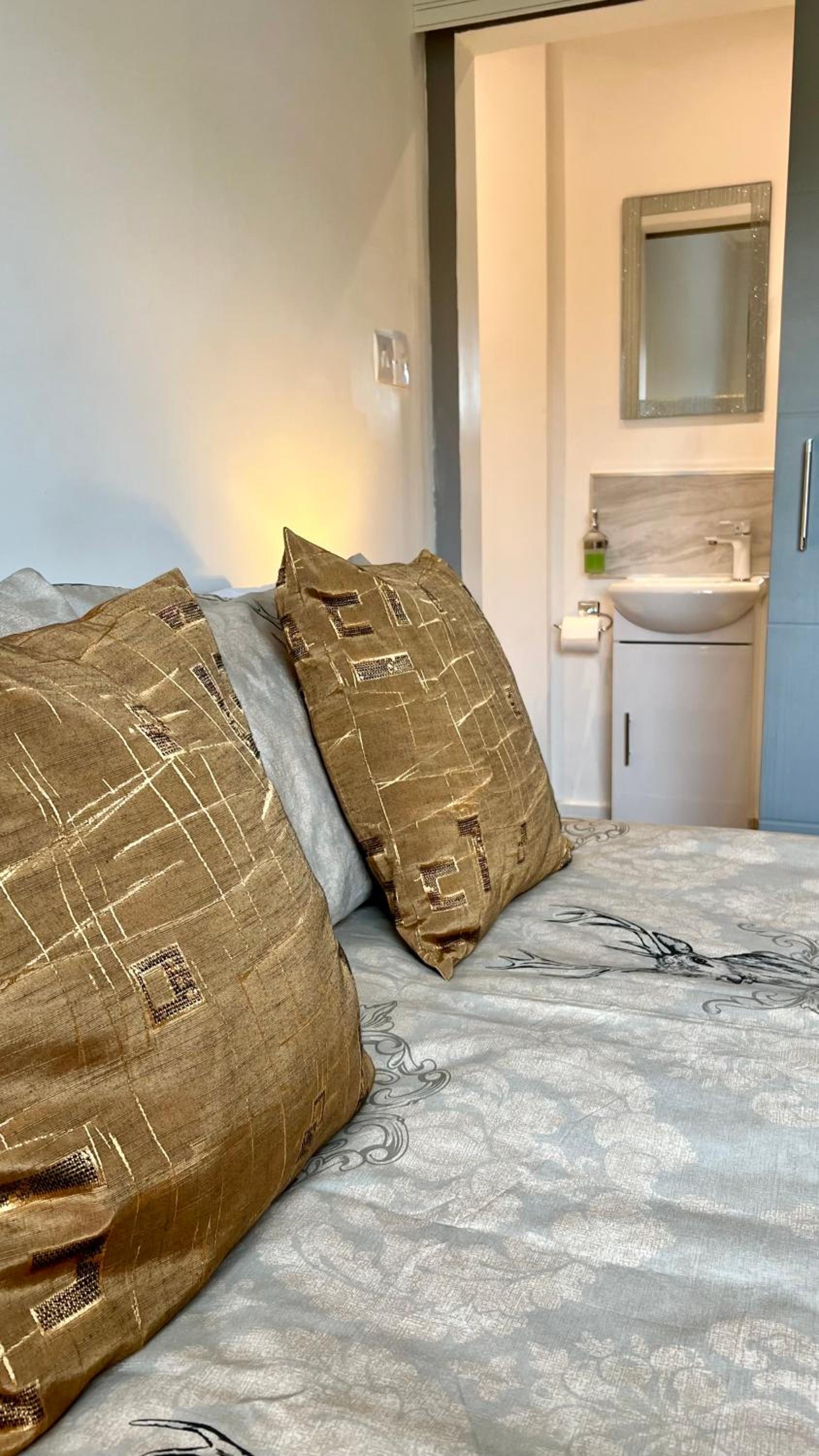 Double Room with private bathroom