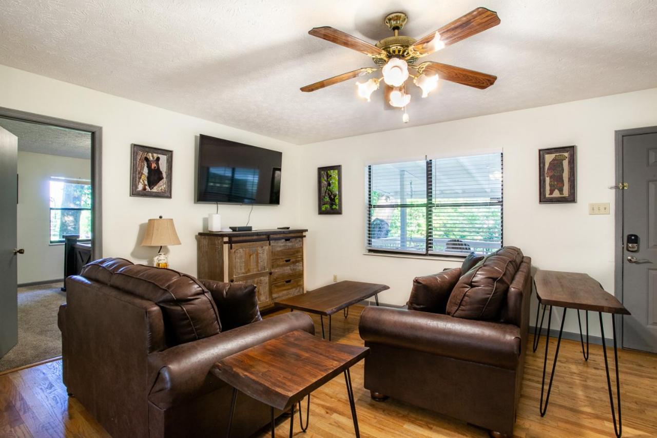 Three-Bedroom House photo 2