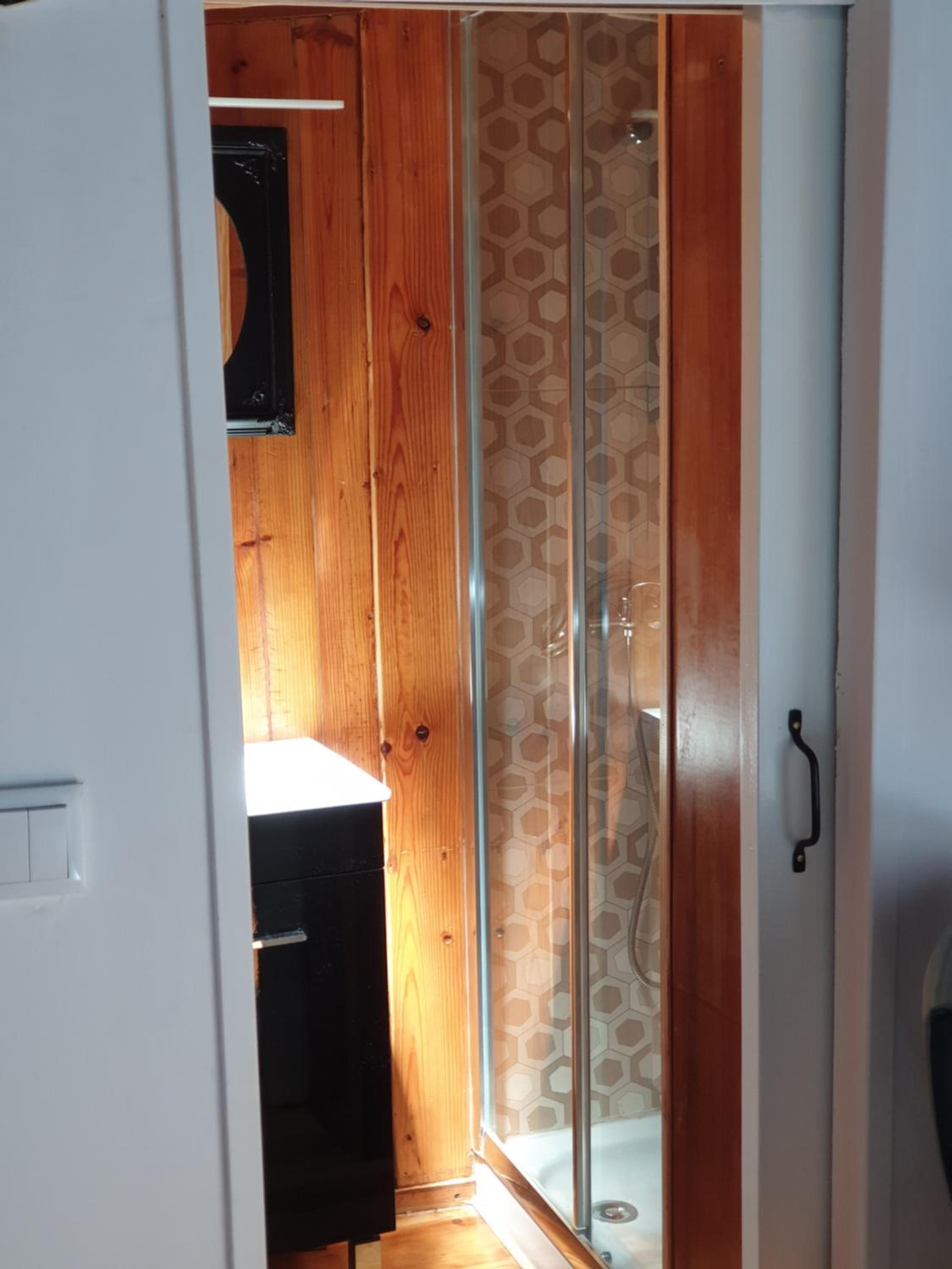 Double or Twin Room - Photo 3