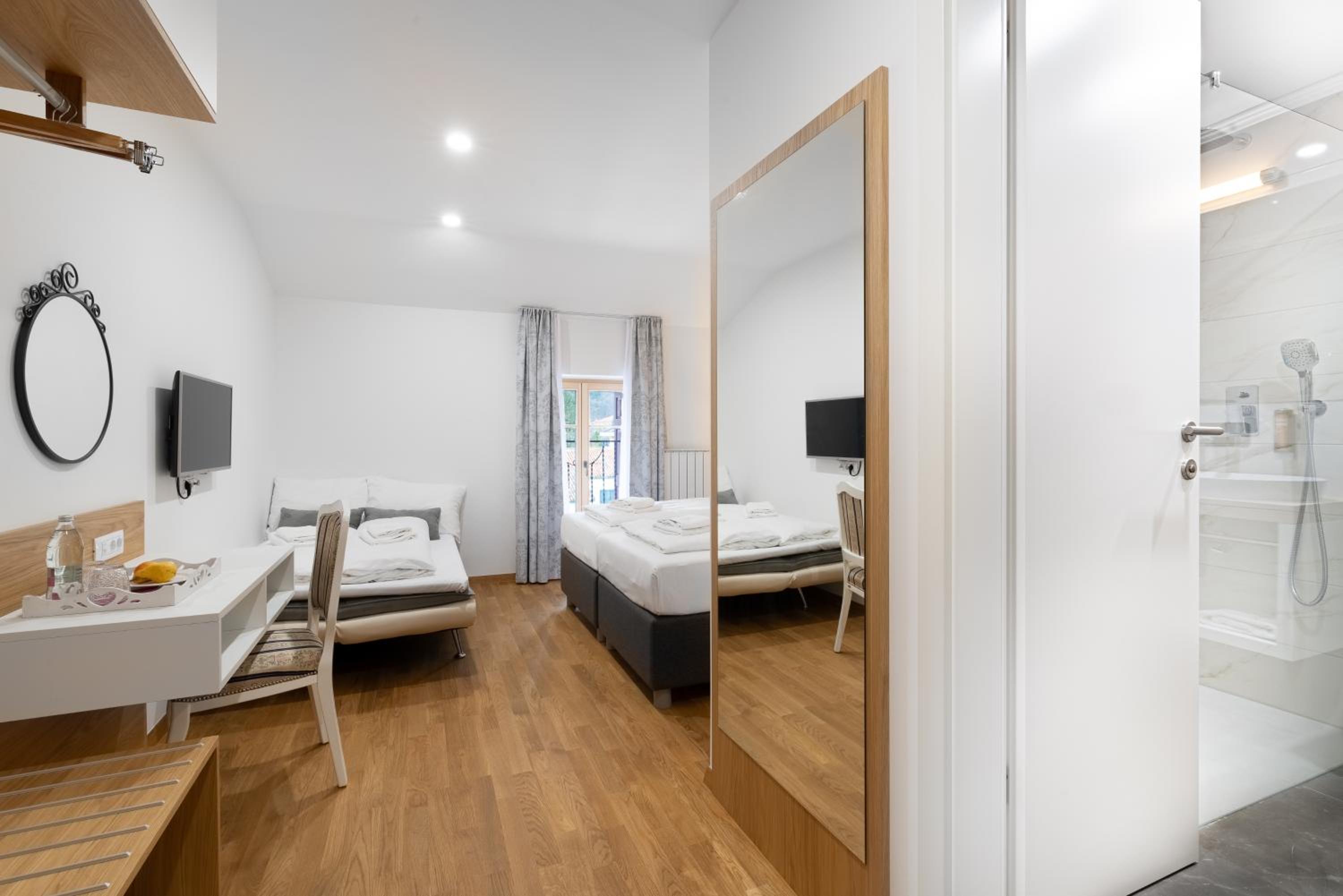 Superior Deluxe Double or Twin Room  - Photo 1