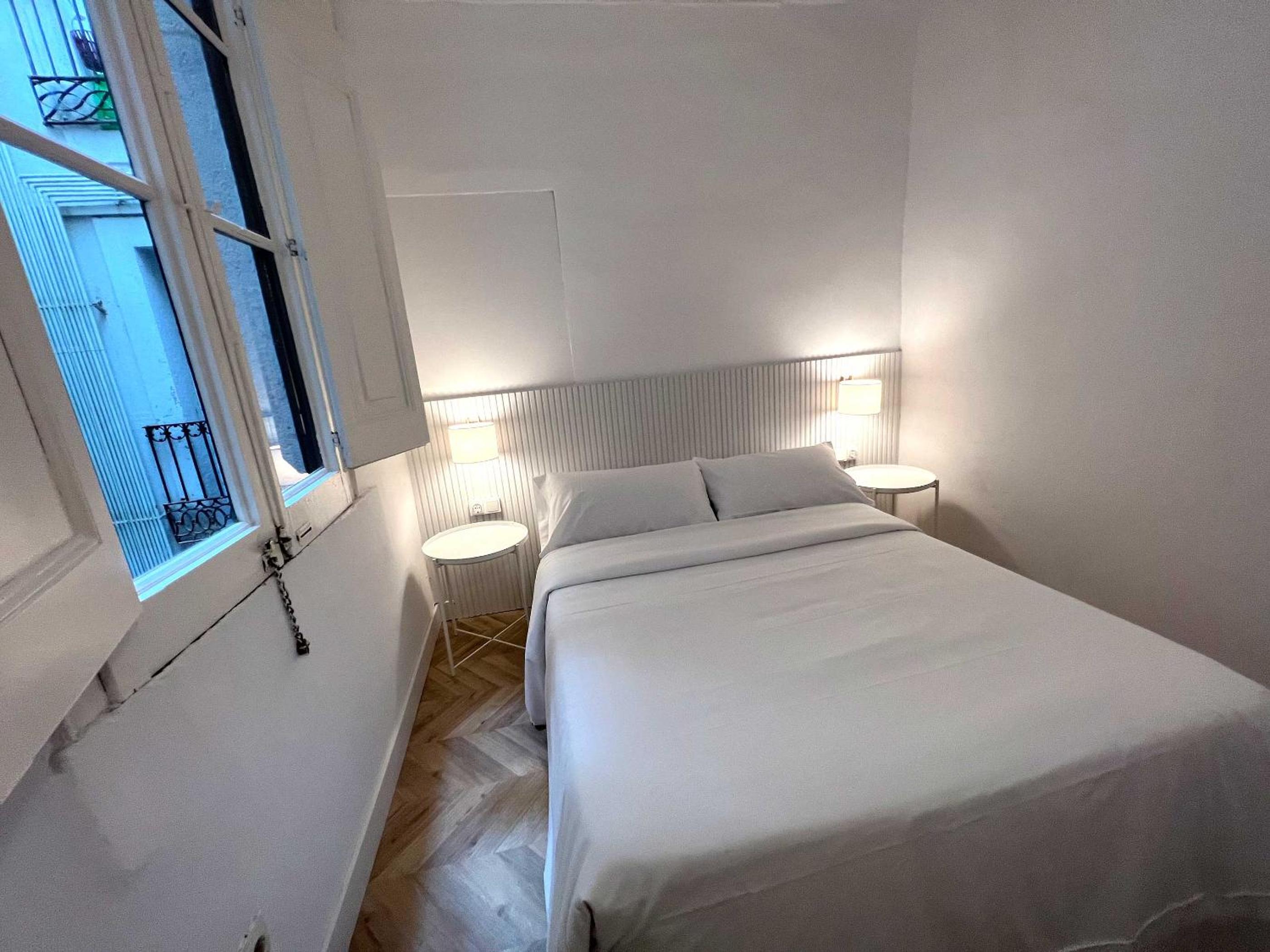 Standard Double Room with Shared Bathroom photo 2
