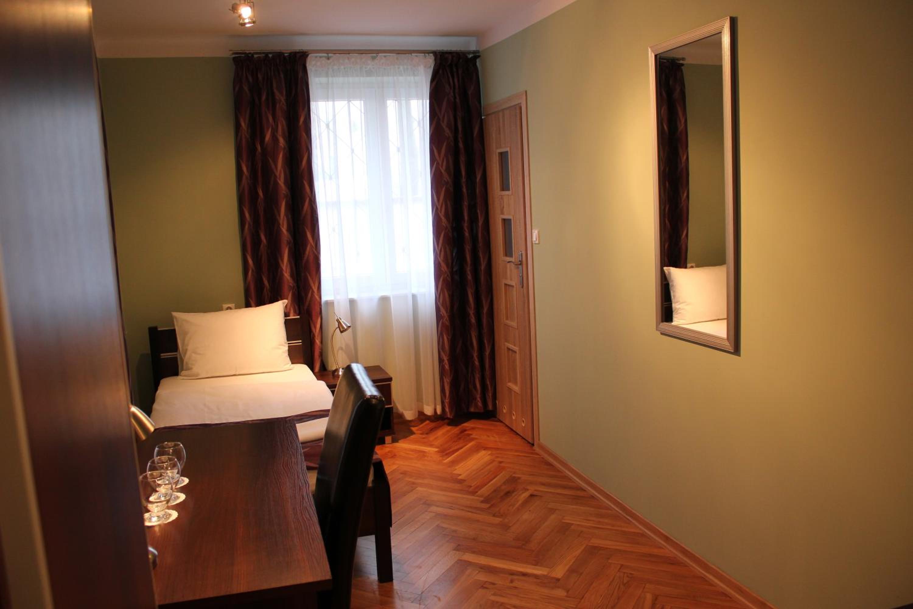Basic Triple Room - Photo 5