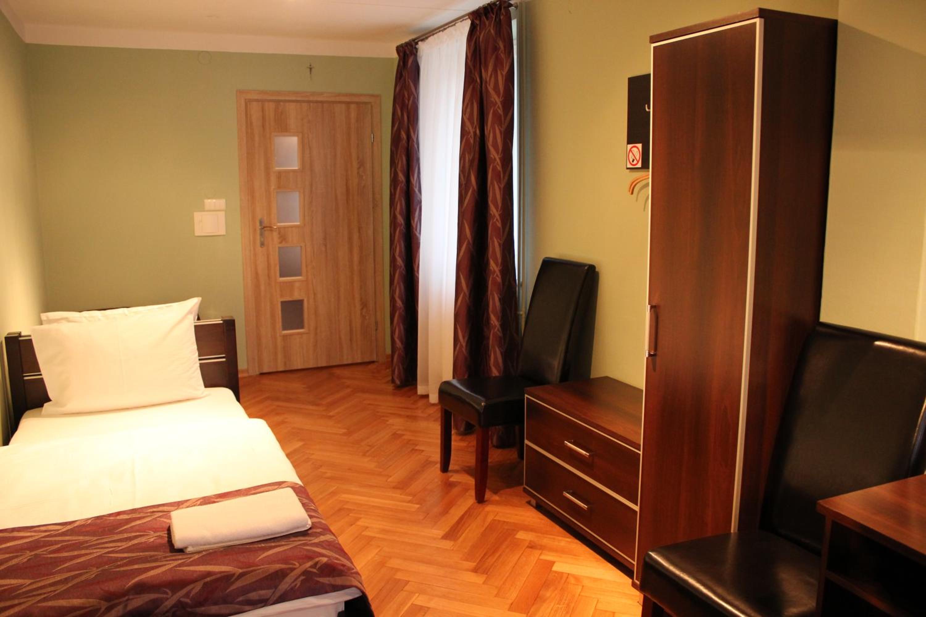Basic Triple Room - Photo 2