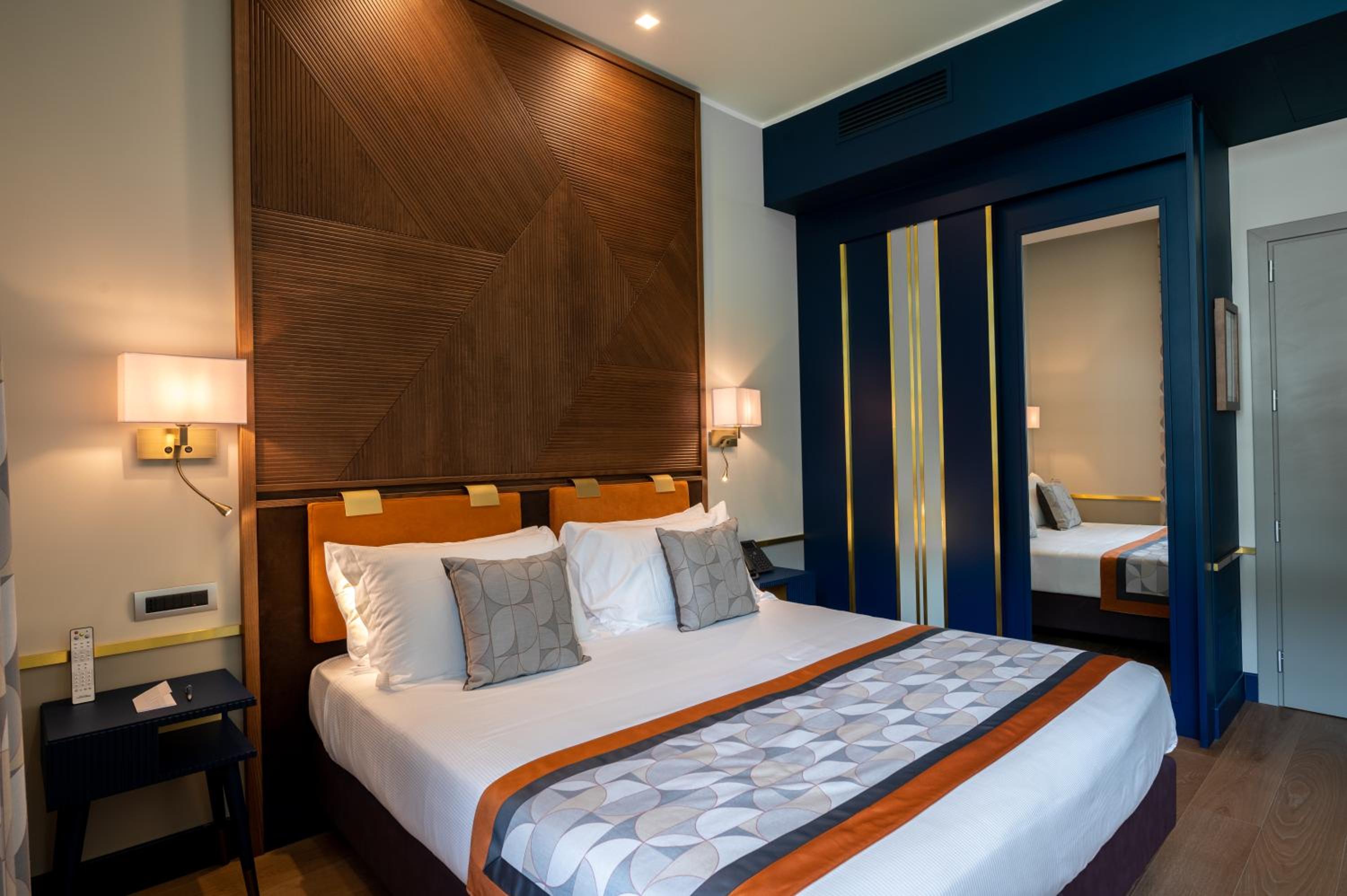 Classic Double Room with Park View - Photo 1