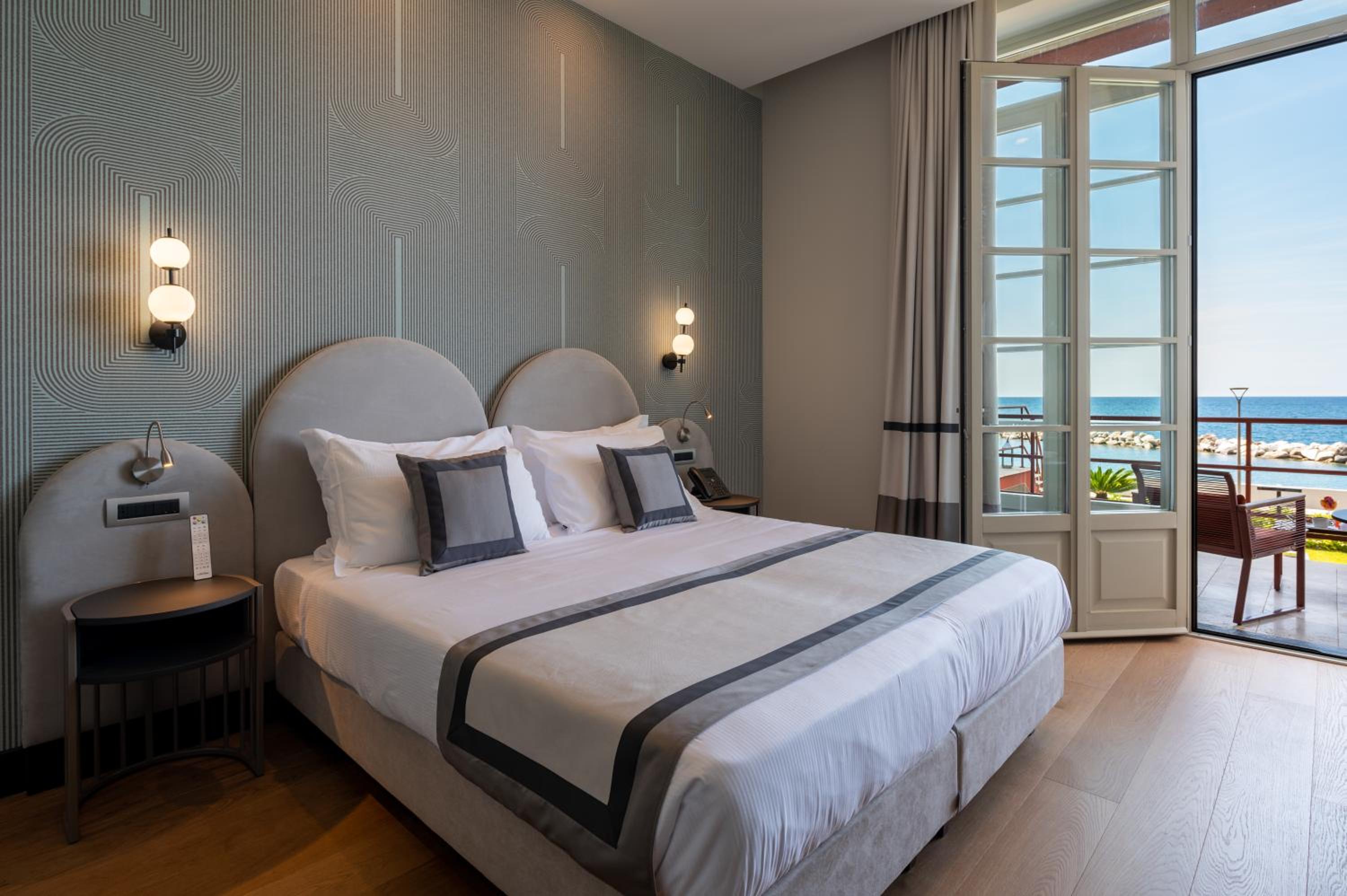 Privilege Triple Room with Patio or Balcony and Sea View - Photo 14