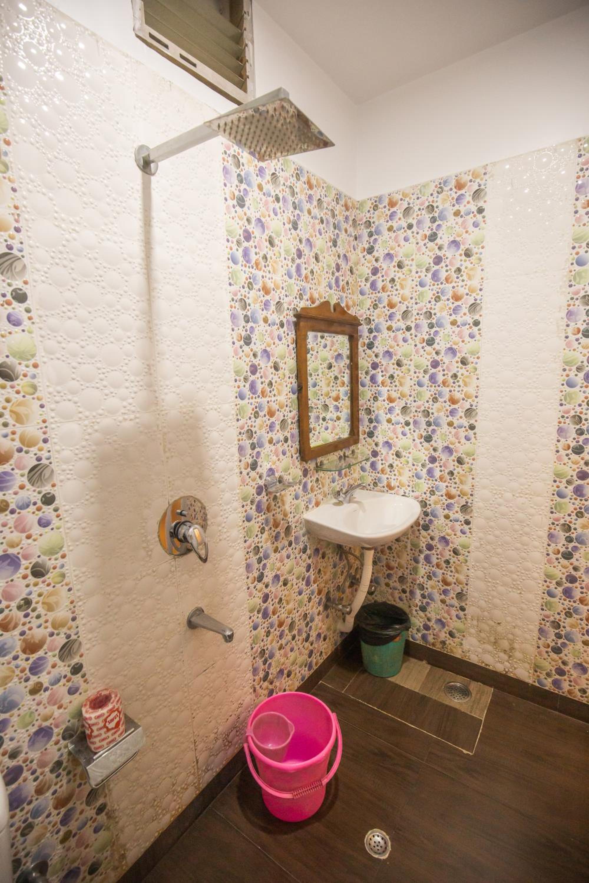 Deluxe Double Room - Photo 9