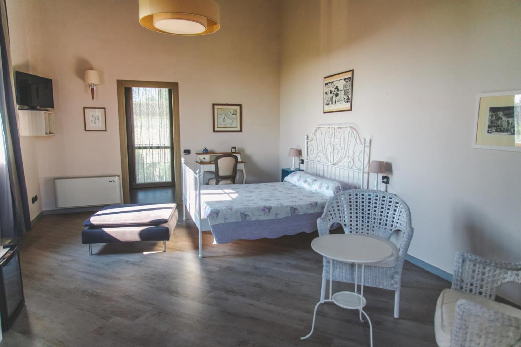 Deluxe Suite - Photo 1