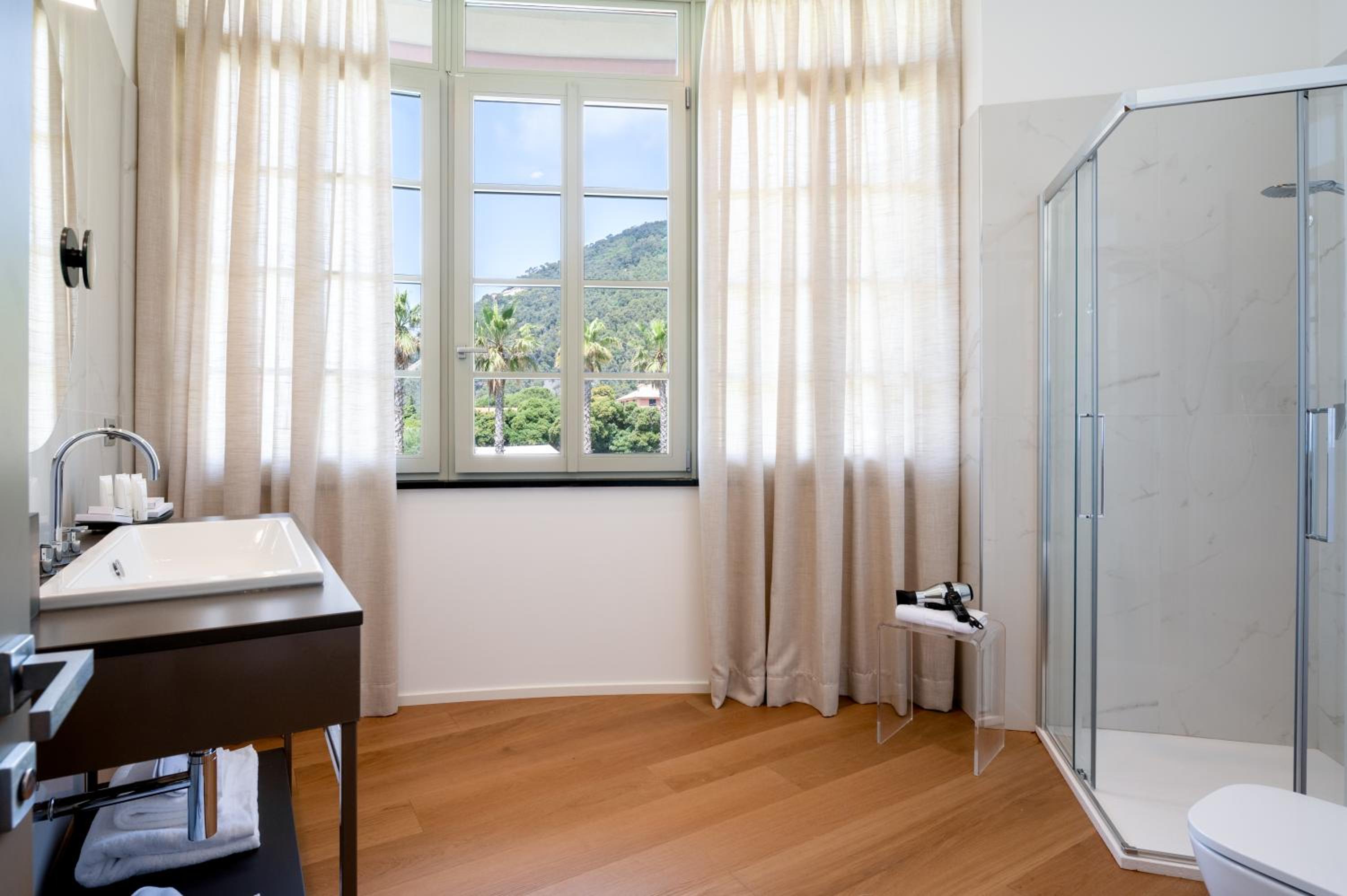 Privilege Portofino Room with Spa Bath - Photo 2