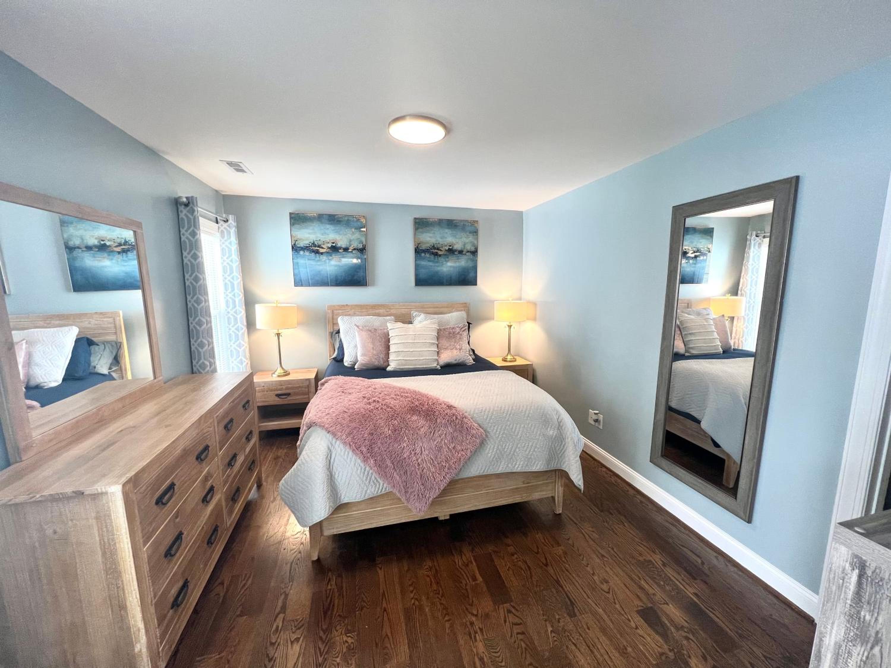 Four-Bedroom House - Photo 6