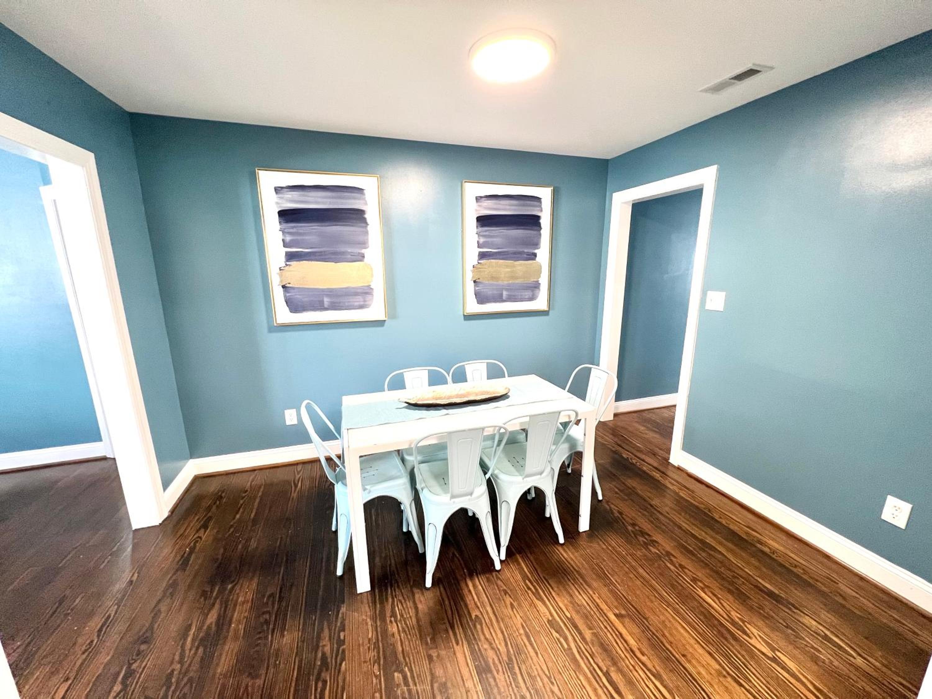 Four-Bedroom House - Photo 16