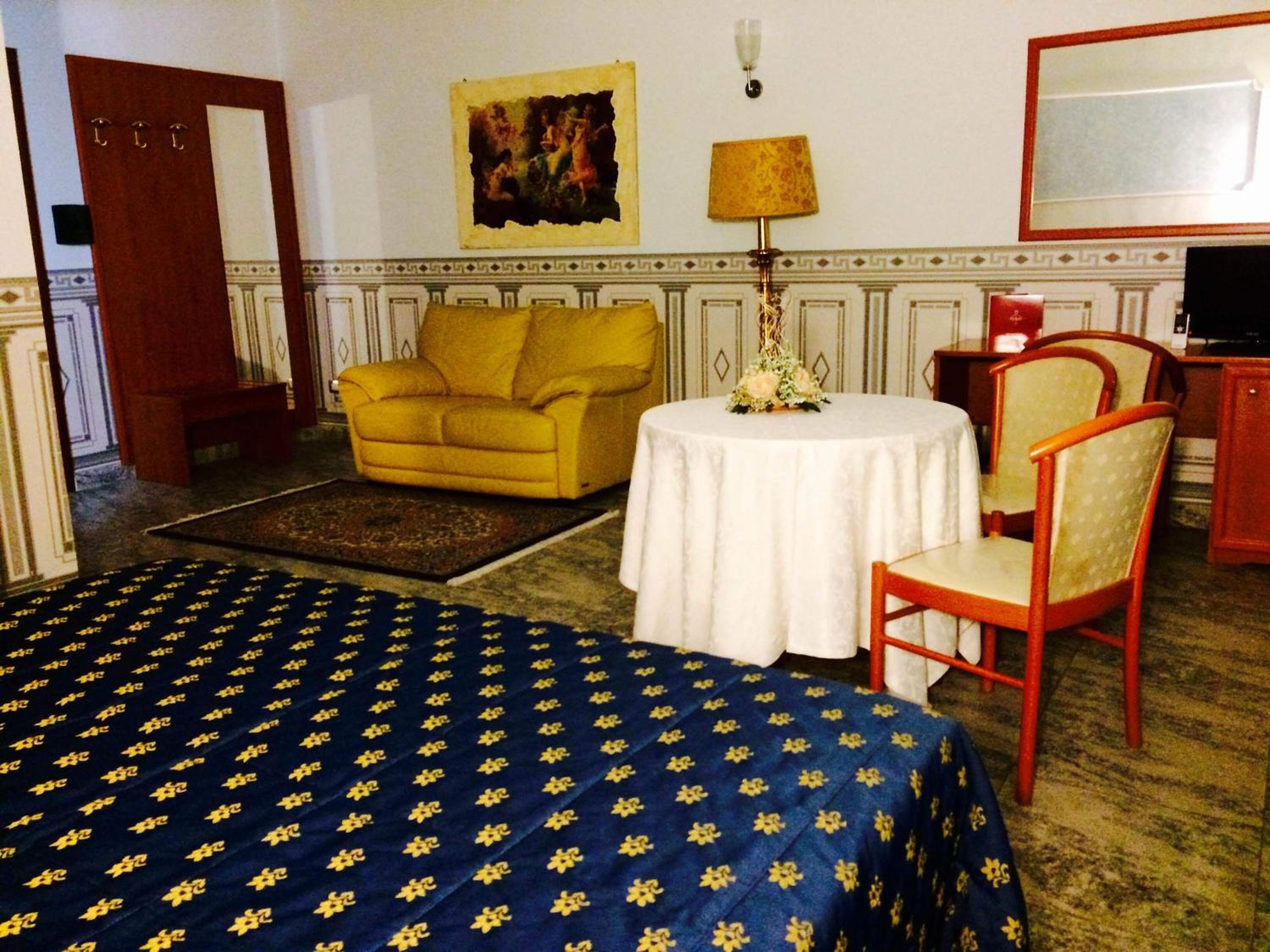 Prestige Suite - Photo 10