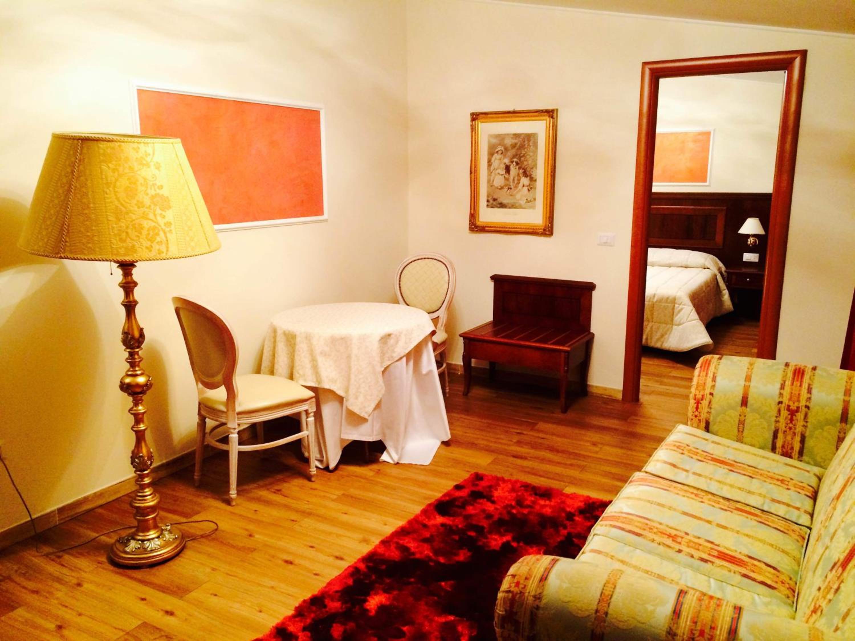 Prestige Suite - Photo 13