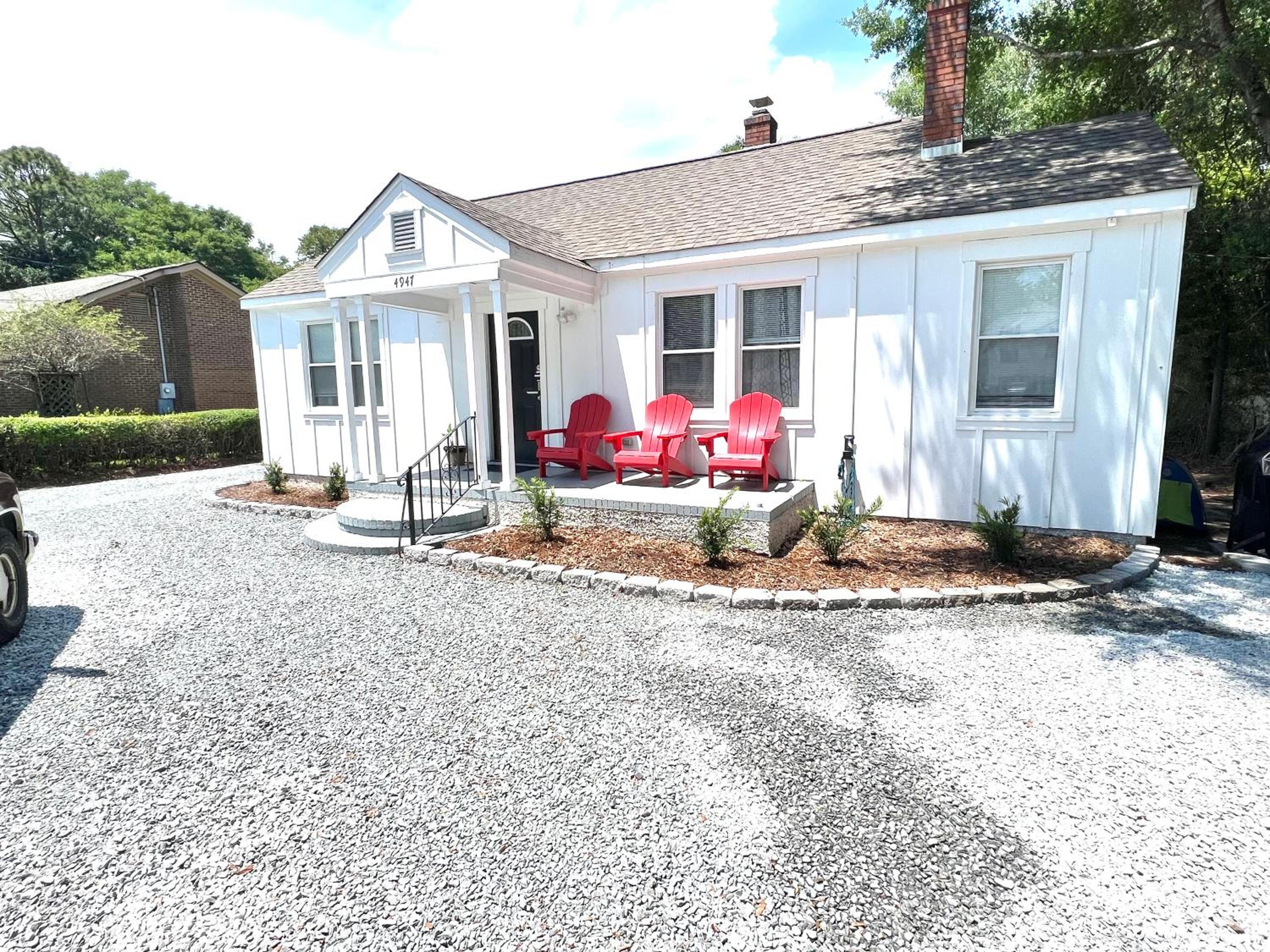 Four-Bedroom House - Photo 23