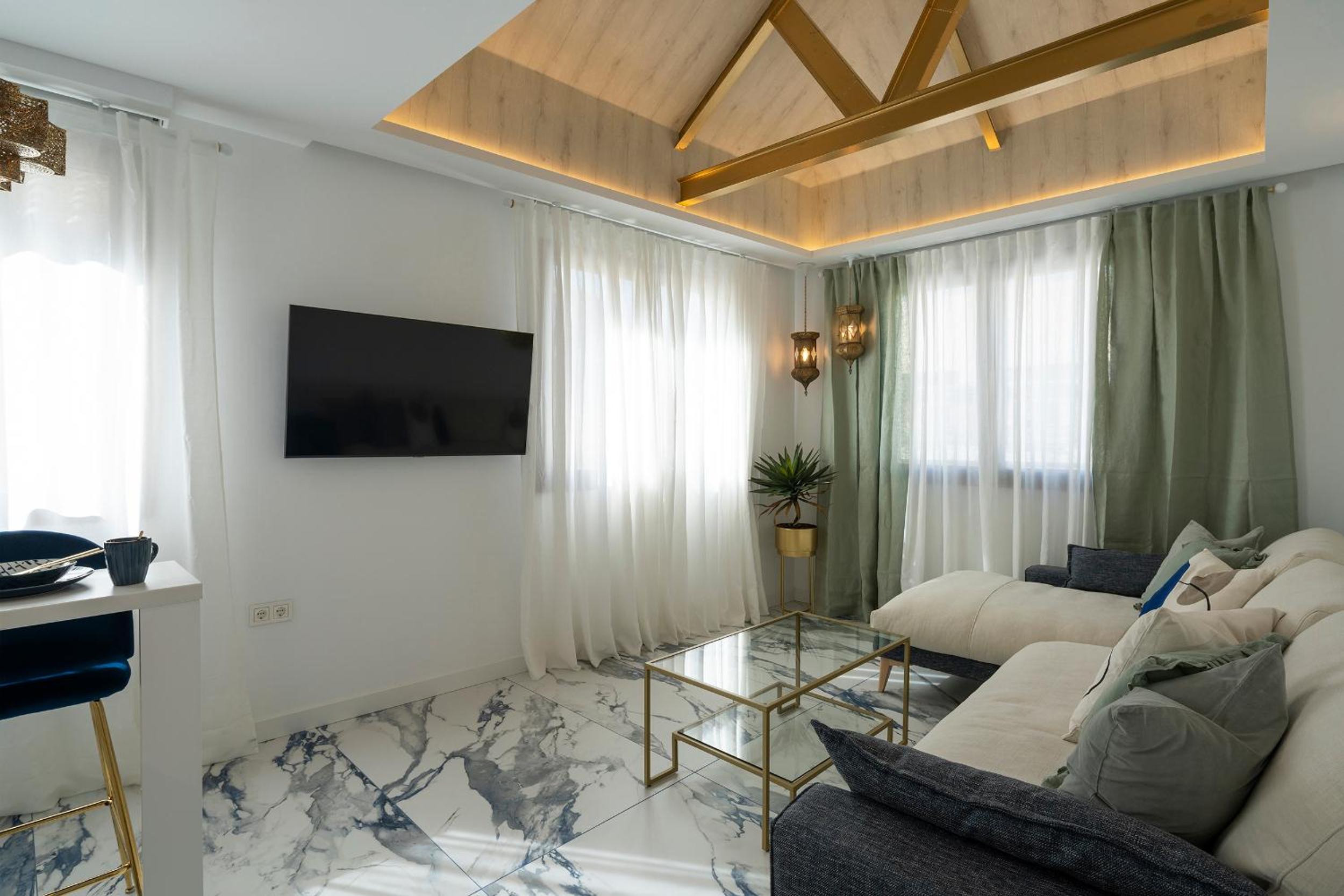 One-Bedroom Apartment - Photo 1
