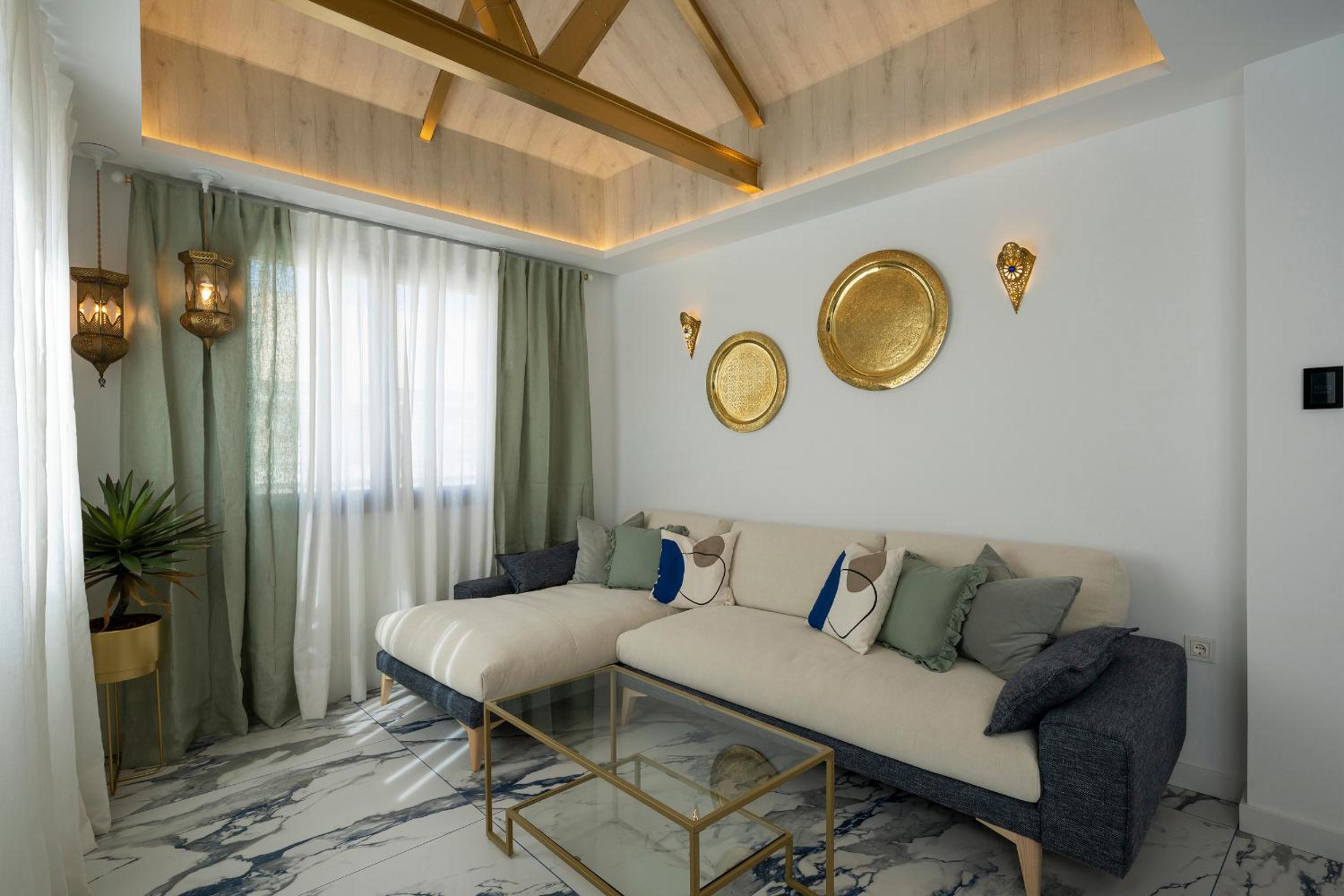 One-Bedroom Apartment - Photo 2